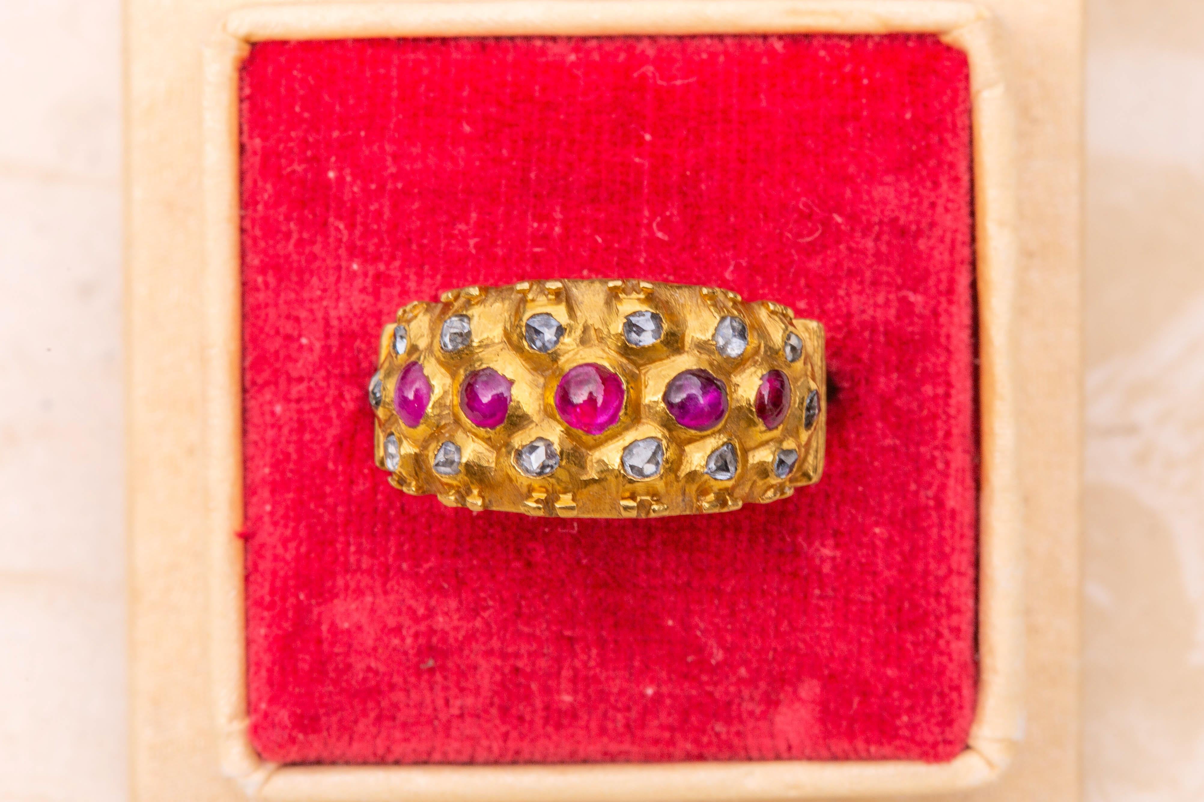 Anello con diamanti e rubini The Royal Diamond del XIX secolo in vendita 5