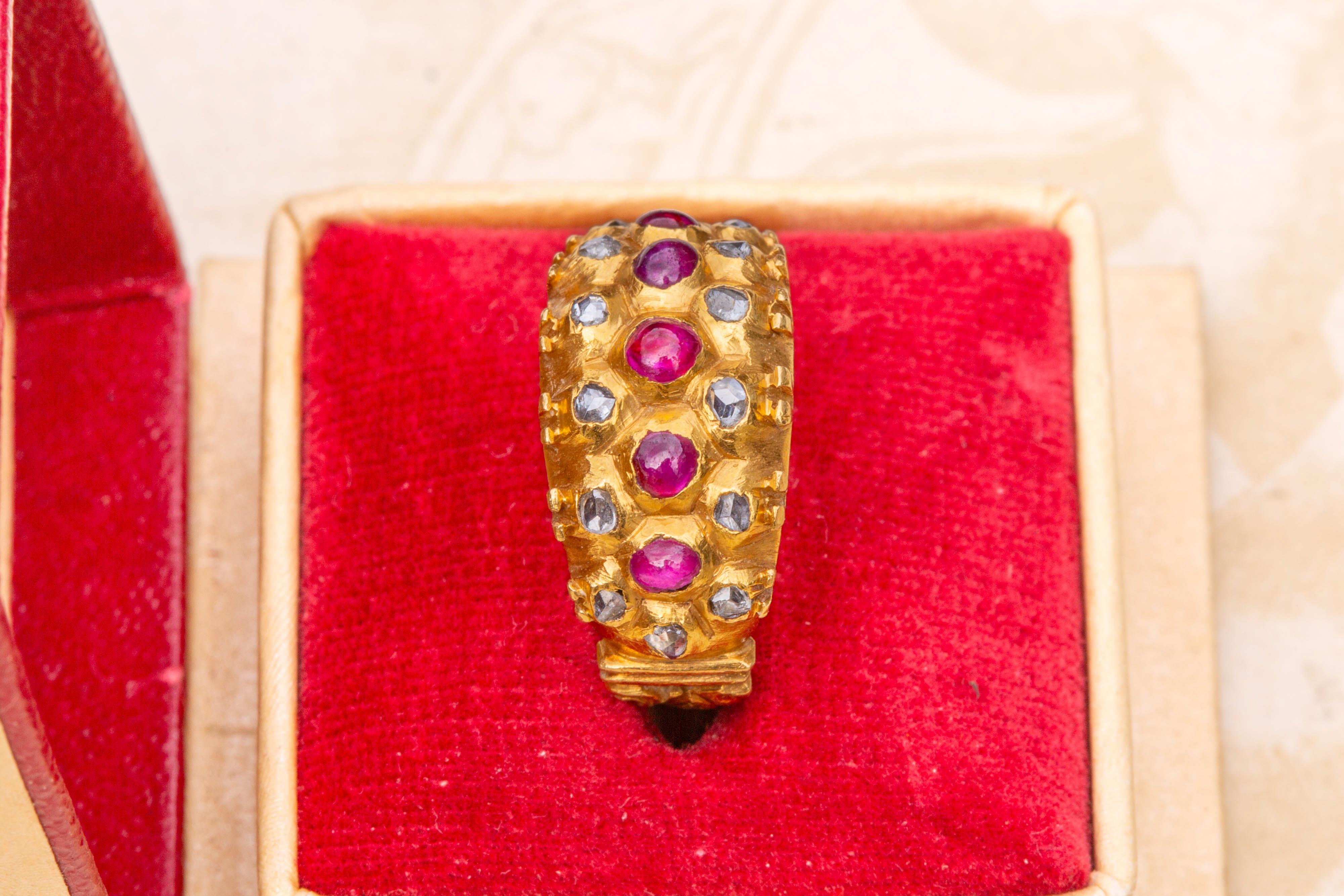 Anello con diamanti e rubini The Royal Diamond del XIX secolo in vendita 6