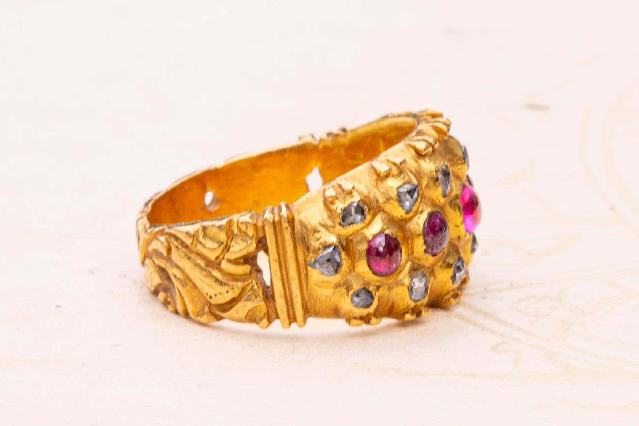 Anello con diamanti e rubini The Royal Diamond del XIX secolo in vendita 1