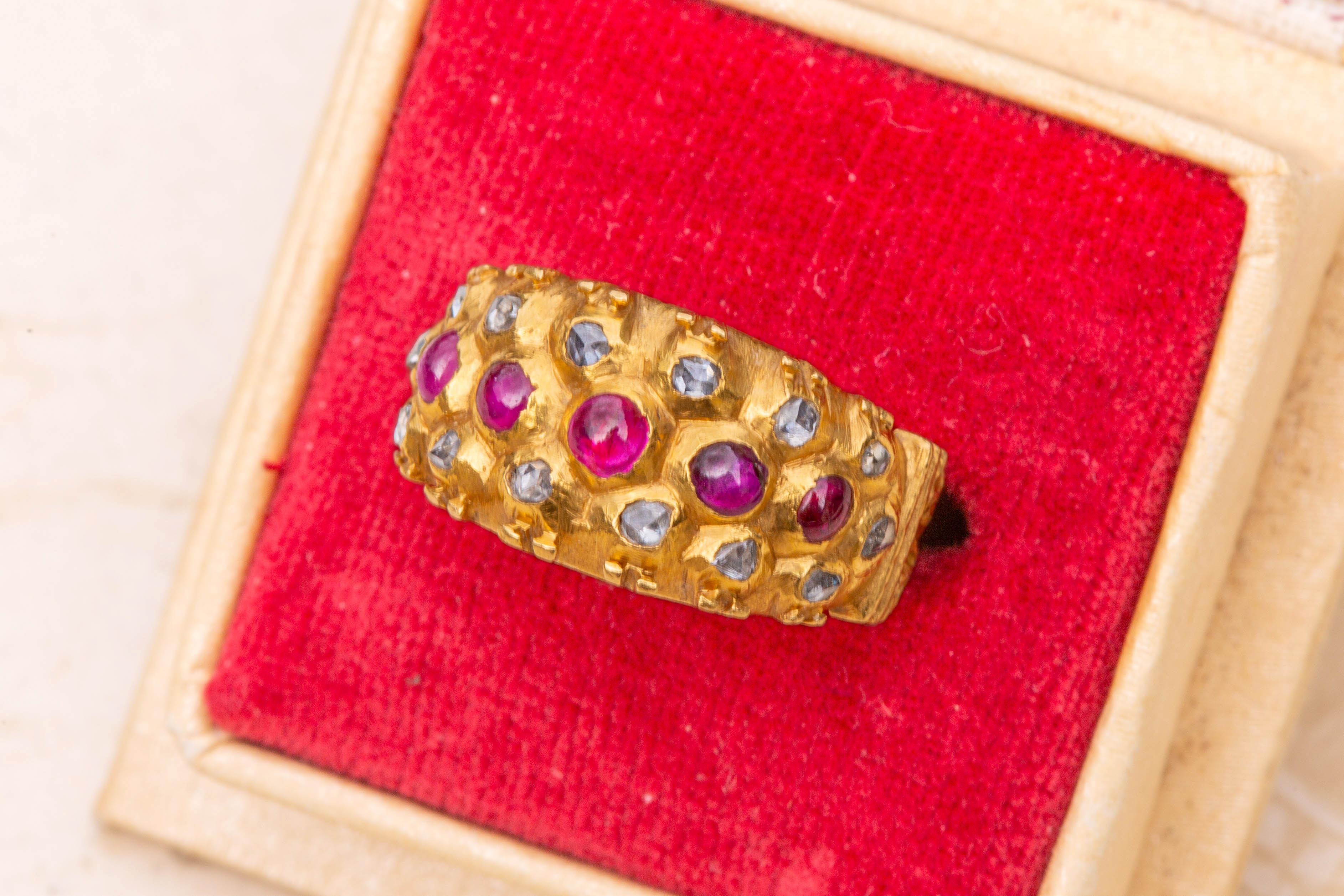 Anello con diamanti e rubini The Royal Diamond del XIX secolo in vendita 4
