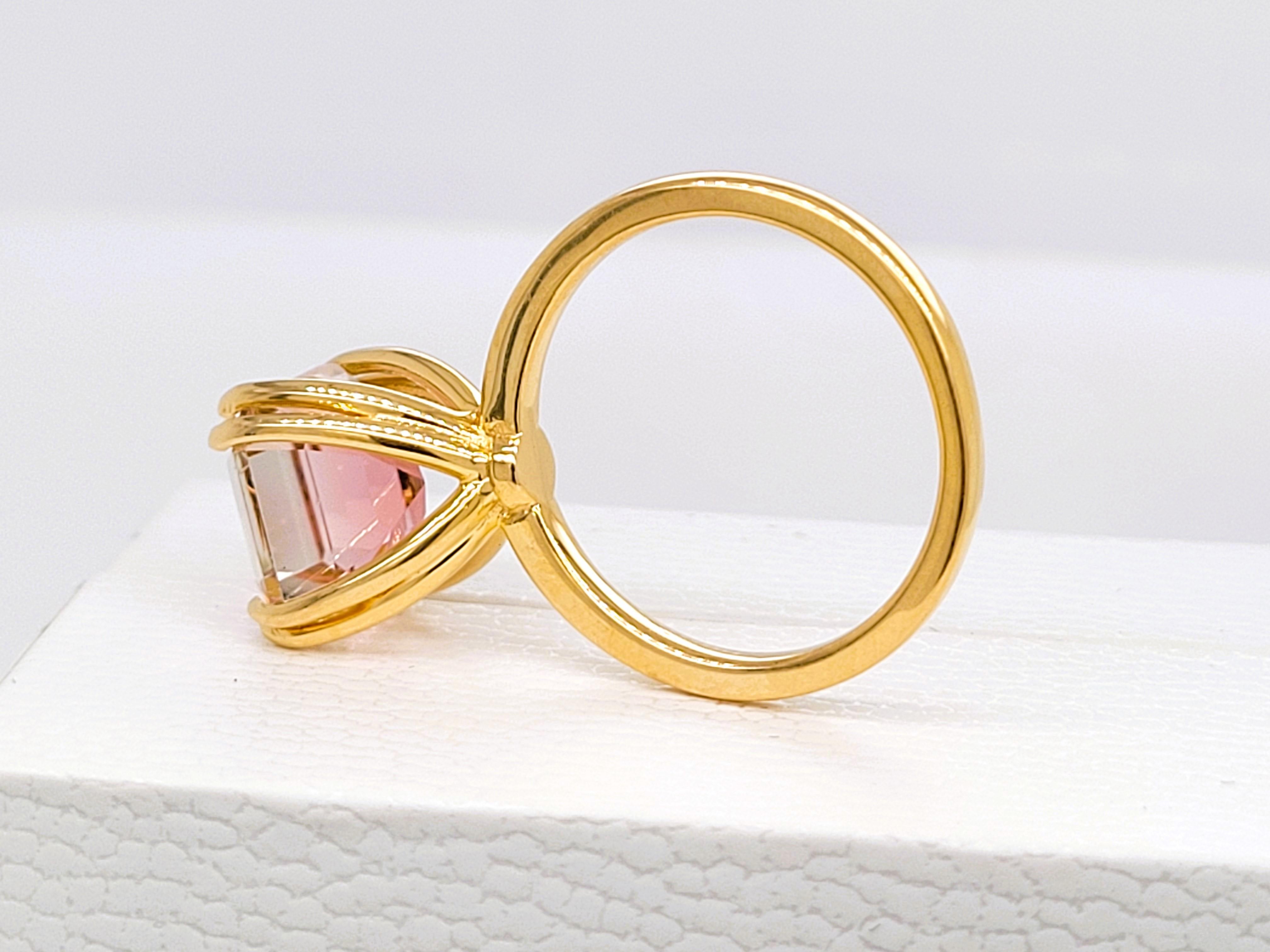 Royal 4,23 Karat Asscher-Schliff „California“ Rosa Turmalin 18kt Ring im Angebot 1