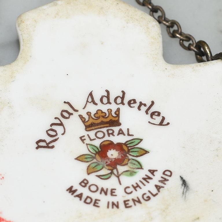 Royal Adderley Knochenporzellan Keramik Floral Scotch Dekanter Tag mit Metallkette mit Dekanterkette (Englisch) im Angebot