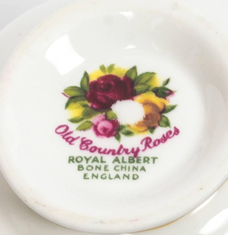 Porcelain Royal Albert 139-Piece Country Roses Full Dinner Service Midcentu