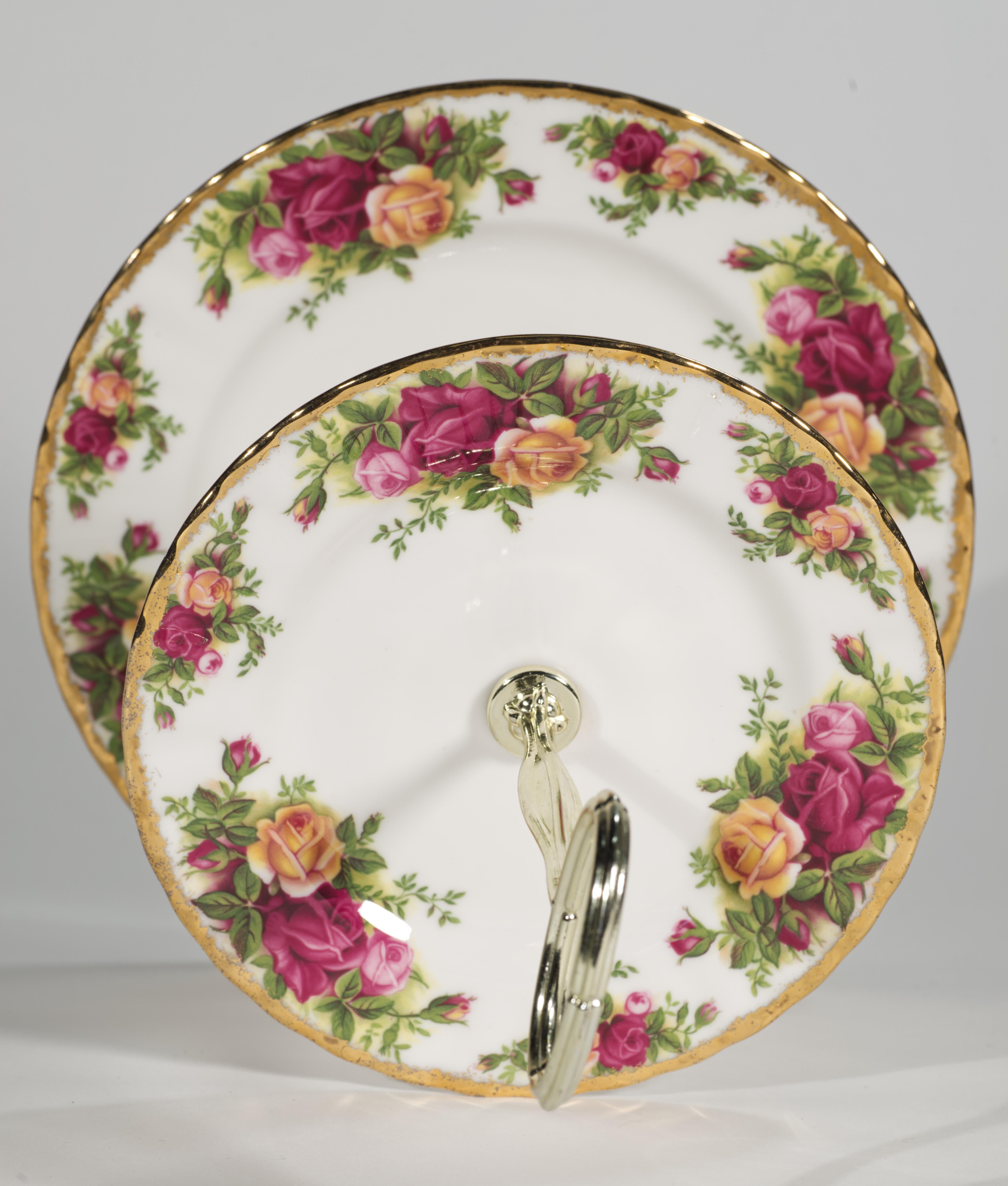 Juego de servir de porcelana de Royal Albert Inglaterra, Old Country Roses, 1974-1980 finales del siglo XX en venta