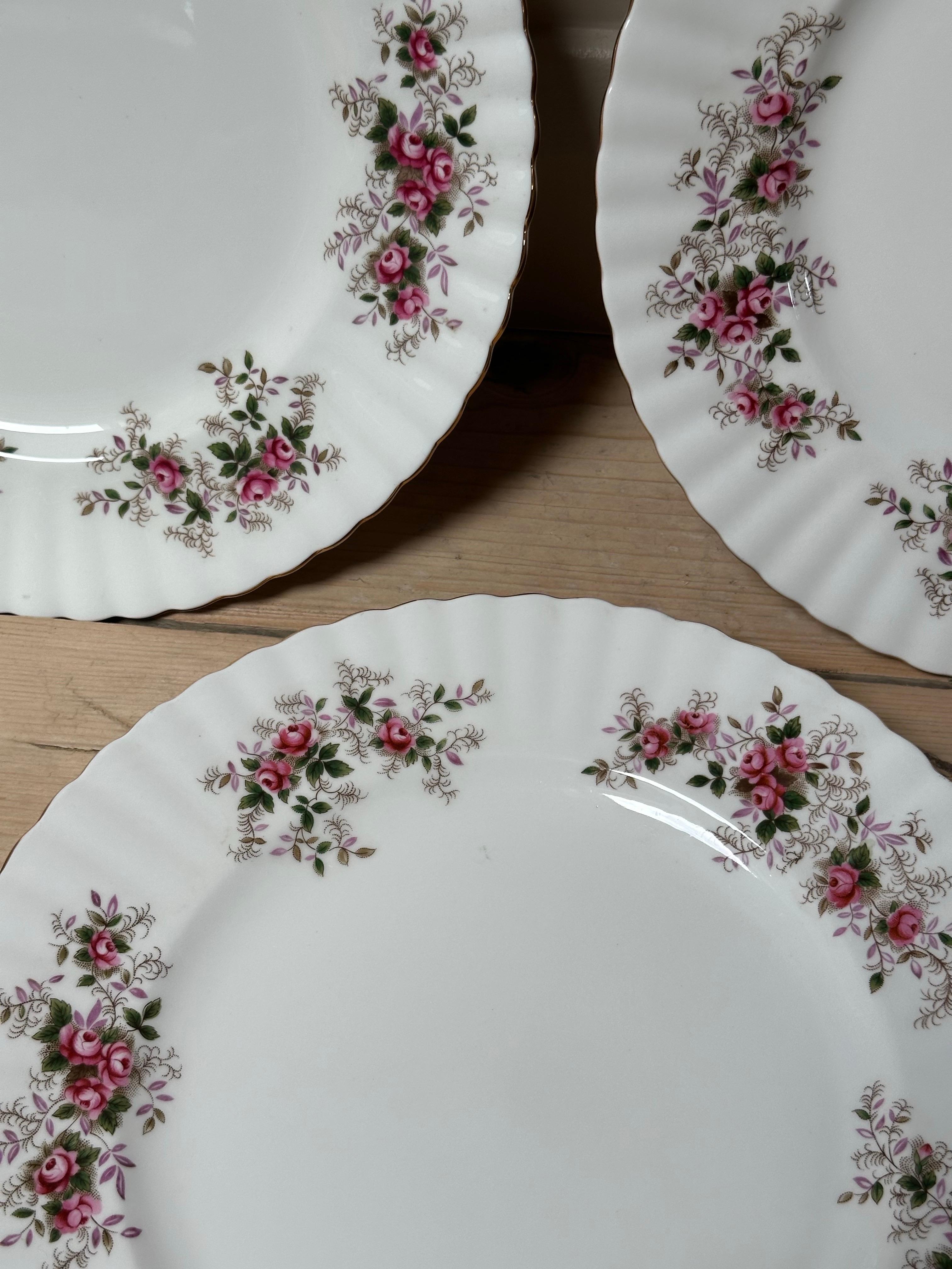 Royal Albert, Lavendelrose Blumenrand Speiseteller, Goldrand, CIRCA 1960 im Angebot 3