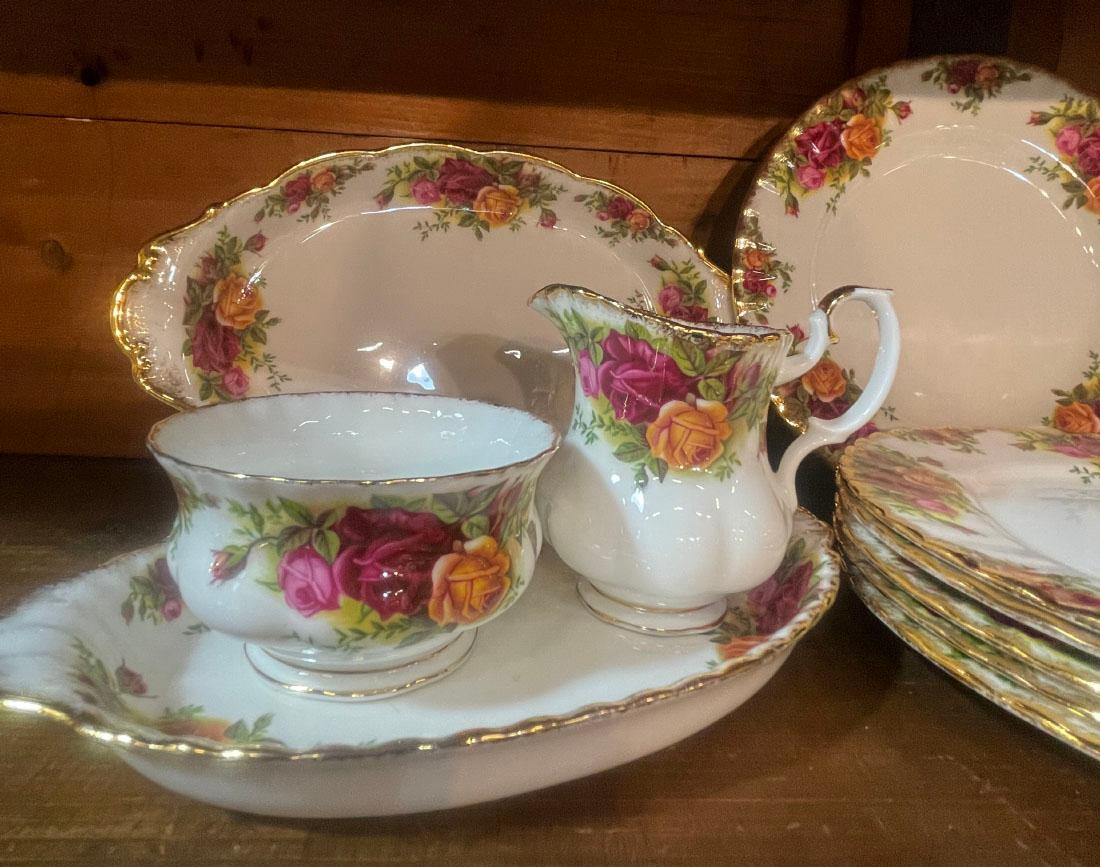 Porcellana Set di porcellane Royal Albert 