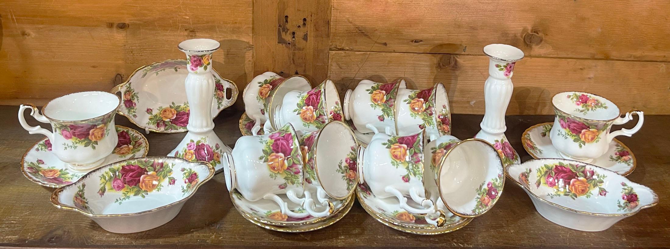 Set di porcellane Royal Albert 