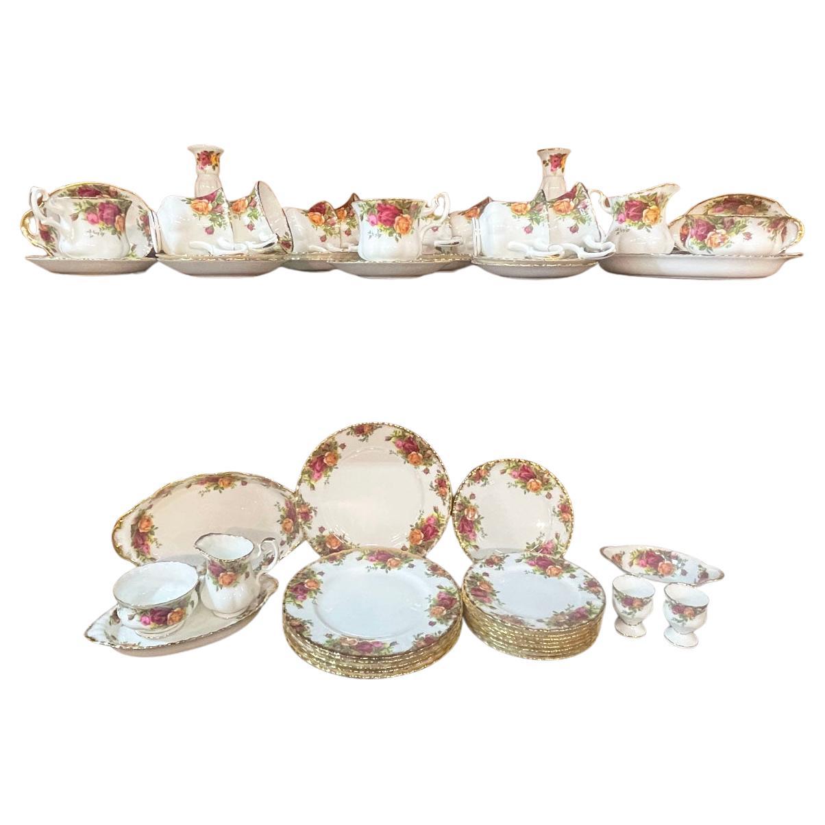 Set di porcellane Royal Albert "Old Country Roses" anni '60
