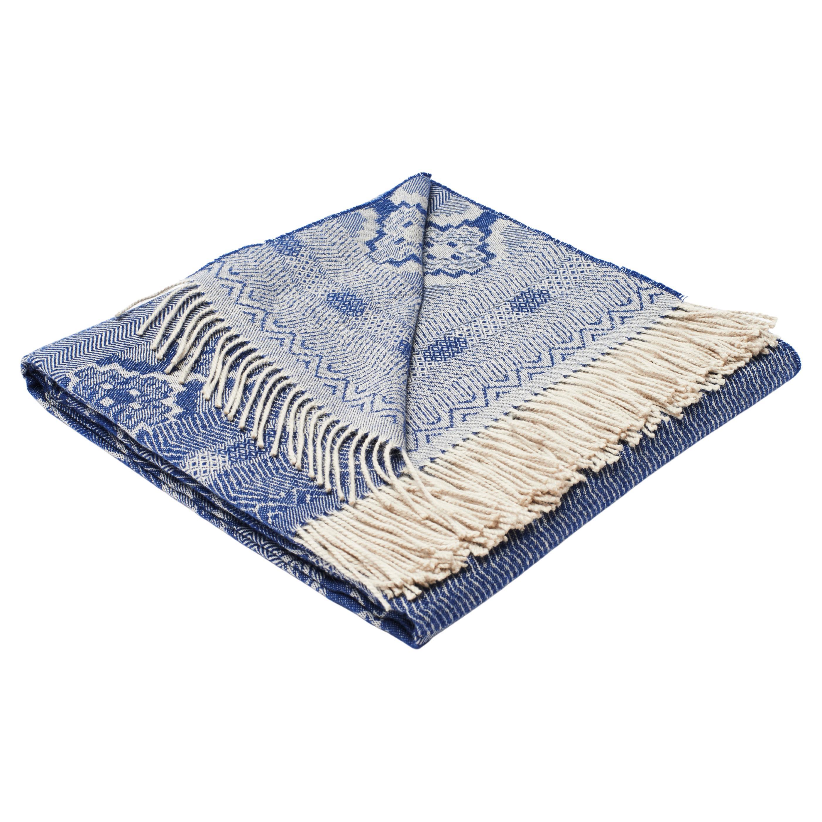 Royal Alpaca Hand Woven Throw Made in Peru For Sale