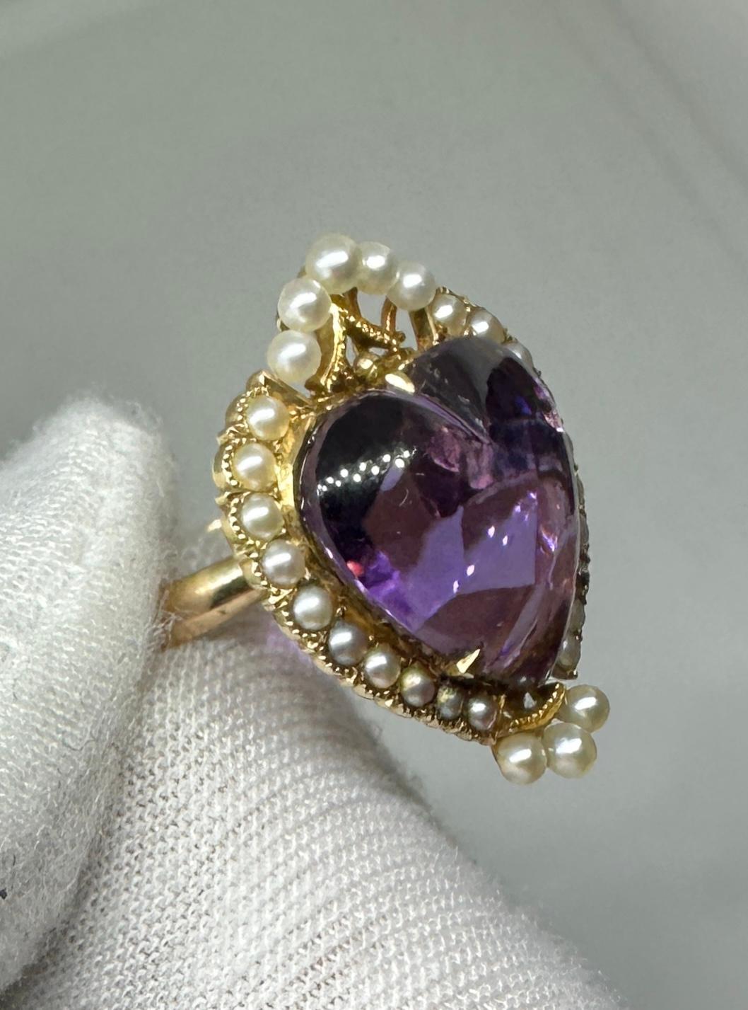 Royal Amethyst Heart Ring Pearl Halo 14 Karat Gold Antique In Excellent Condition For Sale In New York, NY