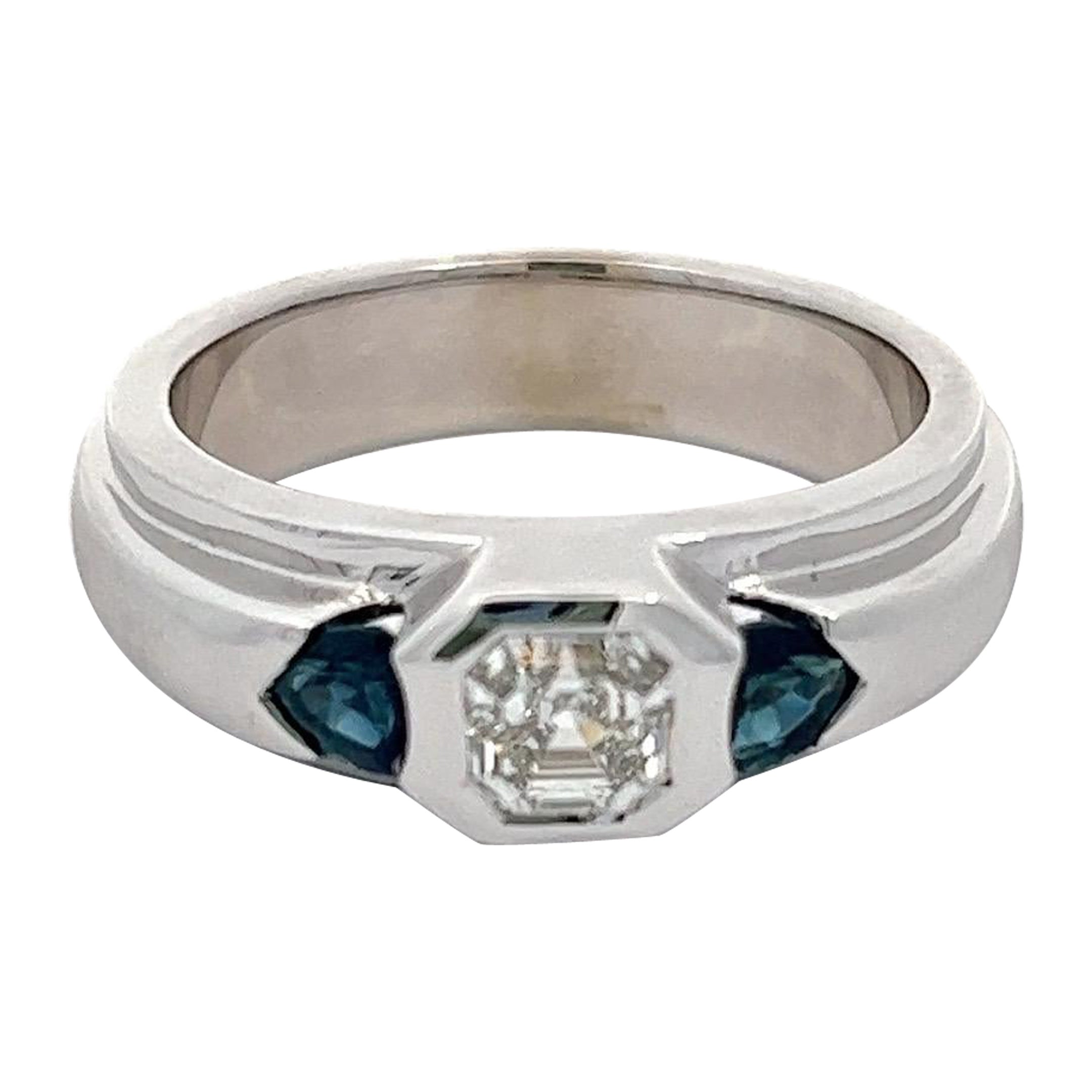 Diamants et saphirs de taille Royal Asscher en or 18 carats en vente