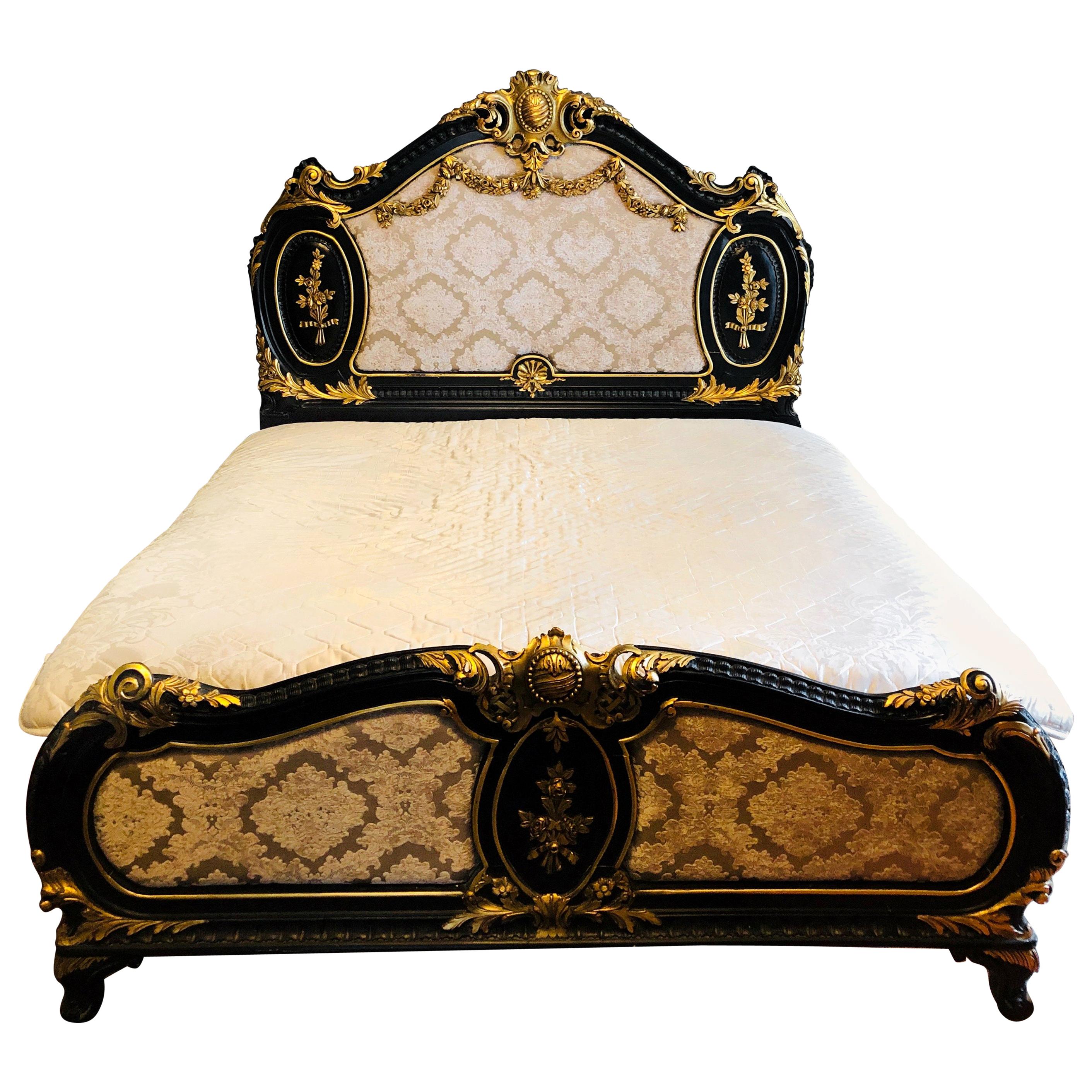Königliches Bett im antiken Louis-XV-Stil aus handgeschnitzter Buche