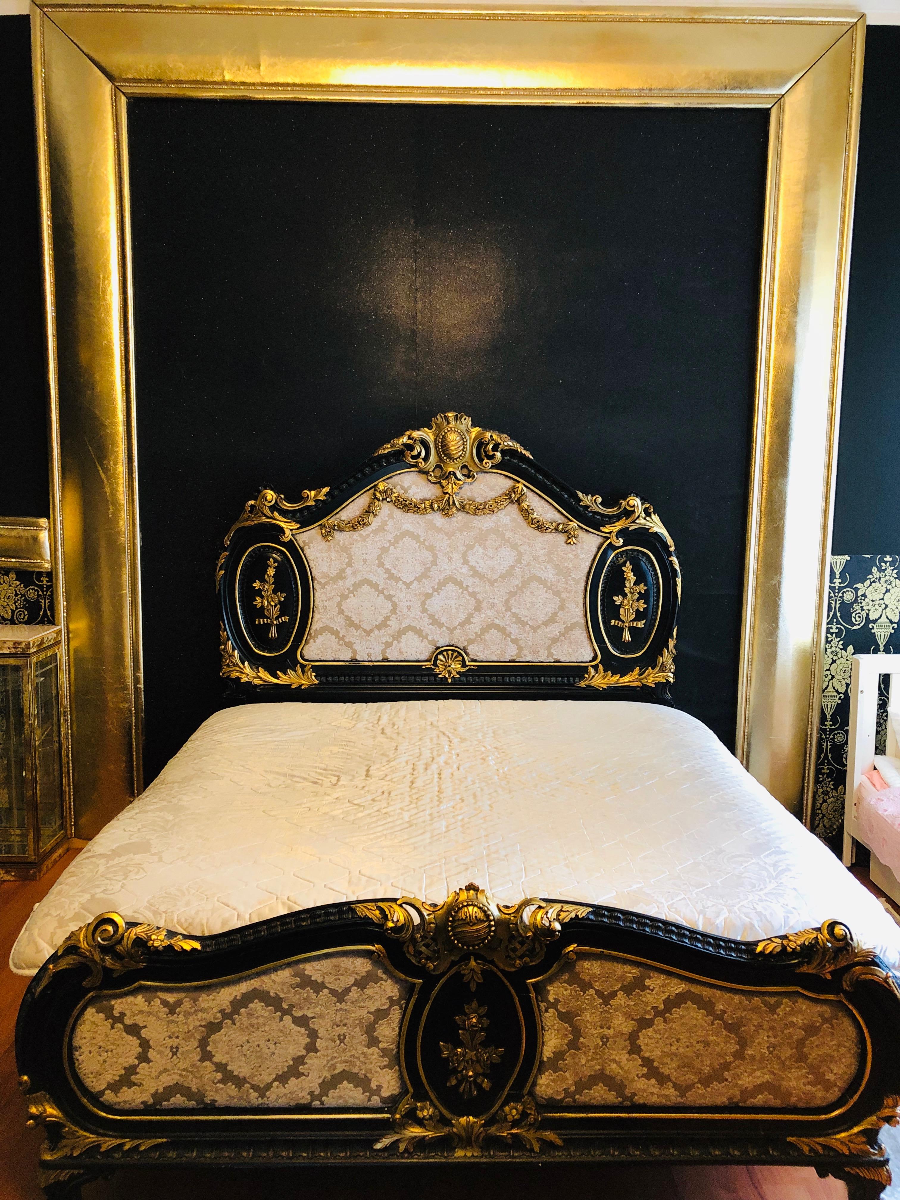 Here you have the unique opportunity to buy a single item.

This Louis XV style bed was built in Italy and is of the highest carving quality.

Black with poliment gilding.
Carving in solid wood.
Head and foot section with high quality brocade
