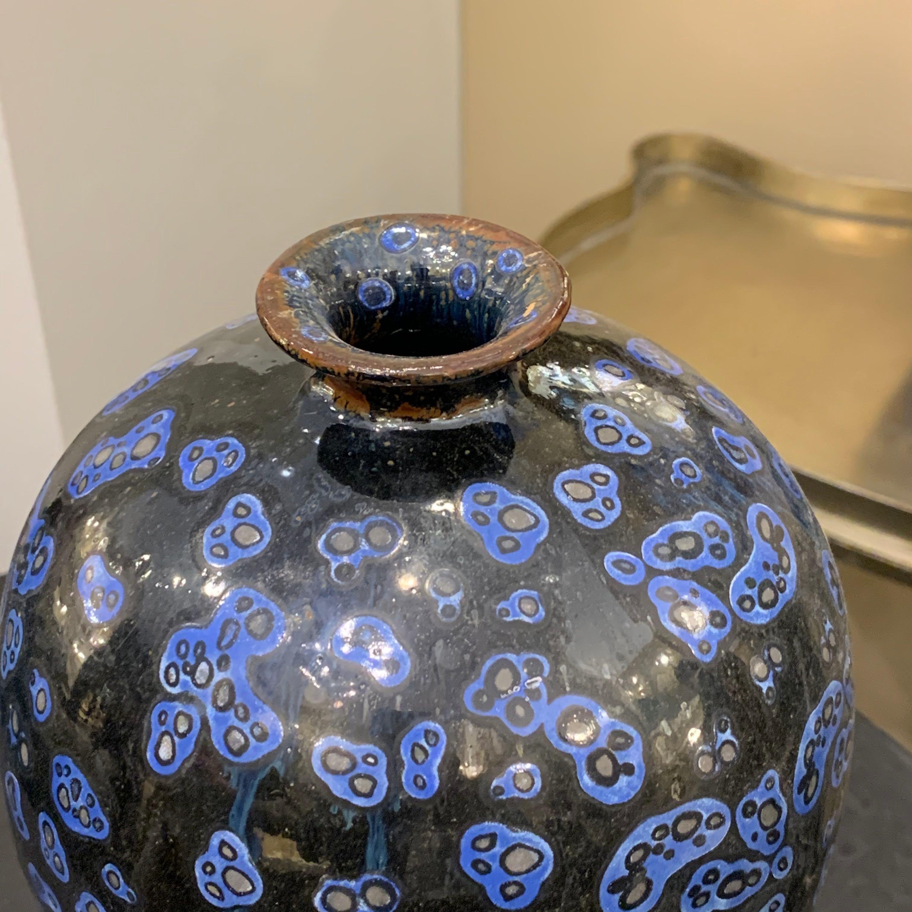 Contemporary Chinese ceramic black ground vase with royal blue 