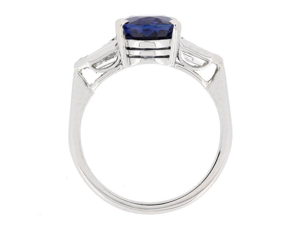 Baguette Cut Royal Blue Burmese sapphire and diamond ring, circa 1950. For Sale