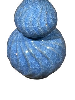Vase en forme de gourde nervurée à glaçure craquelée bleu royal, Chine, contemporain
