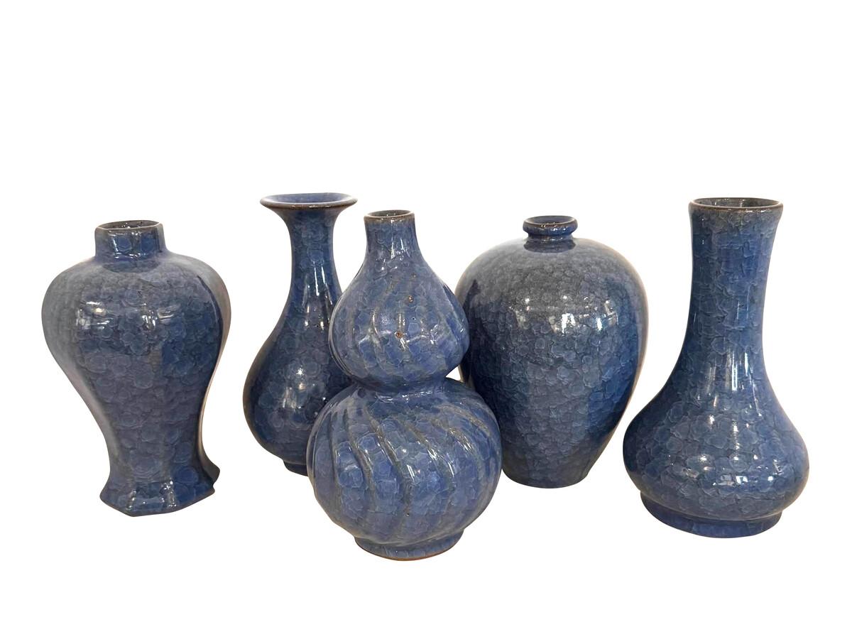 Ceramica Vaso a forma di zucca a coste con smaltatura a crepe blu reale, Cina, Contemporaneo in vendita