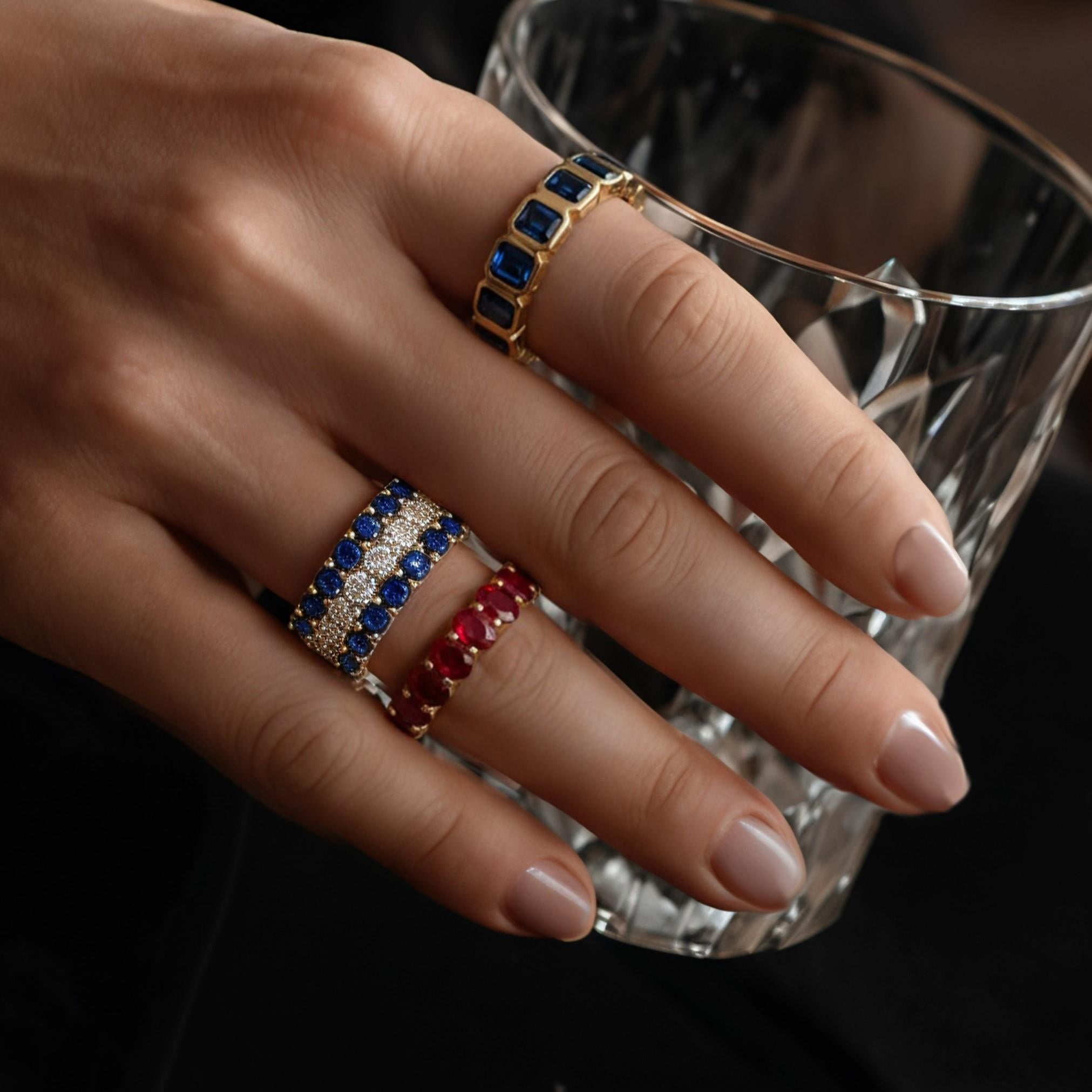 in vendita:  Anello Eternity con zaffiro blu reale taglio smeraldo in oro giallo 14k (18k) 3