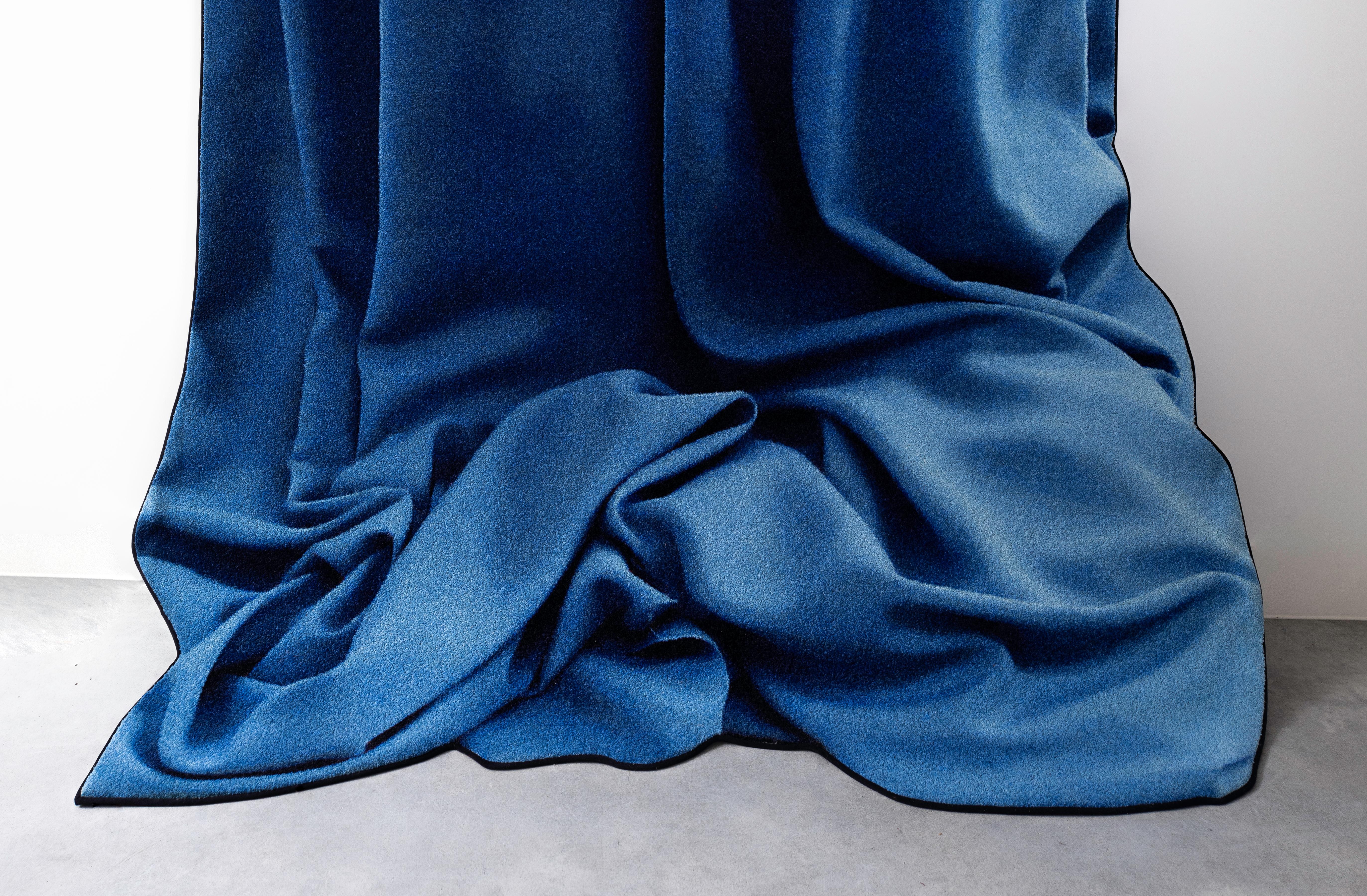 This piece of art is a real eyecatcher in any space. The folds and drapery look 3 dimensional, even when you stand right in front of it. But it is thick and flat as any rug. Applying the Classic 'Trompe l’oeil’ technique, using realistic imagery to