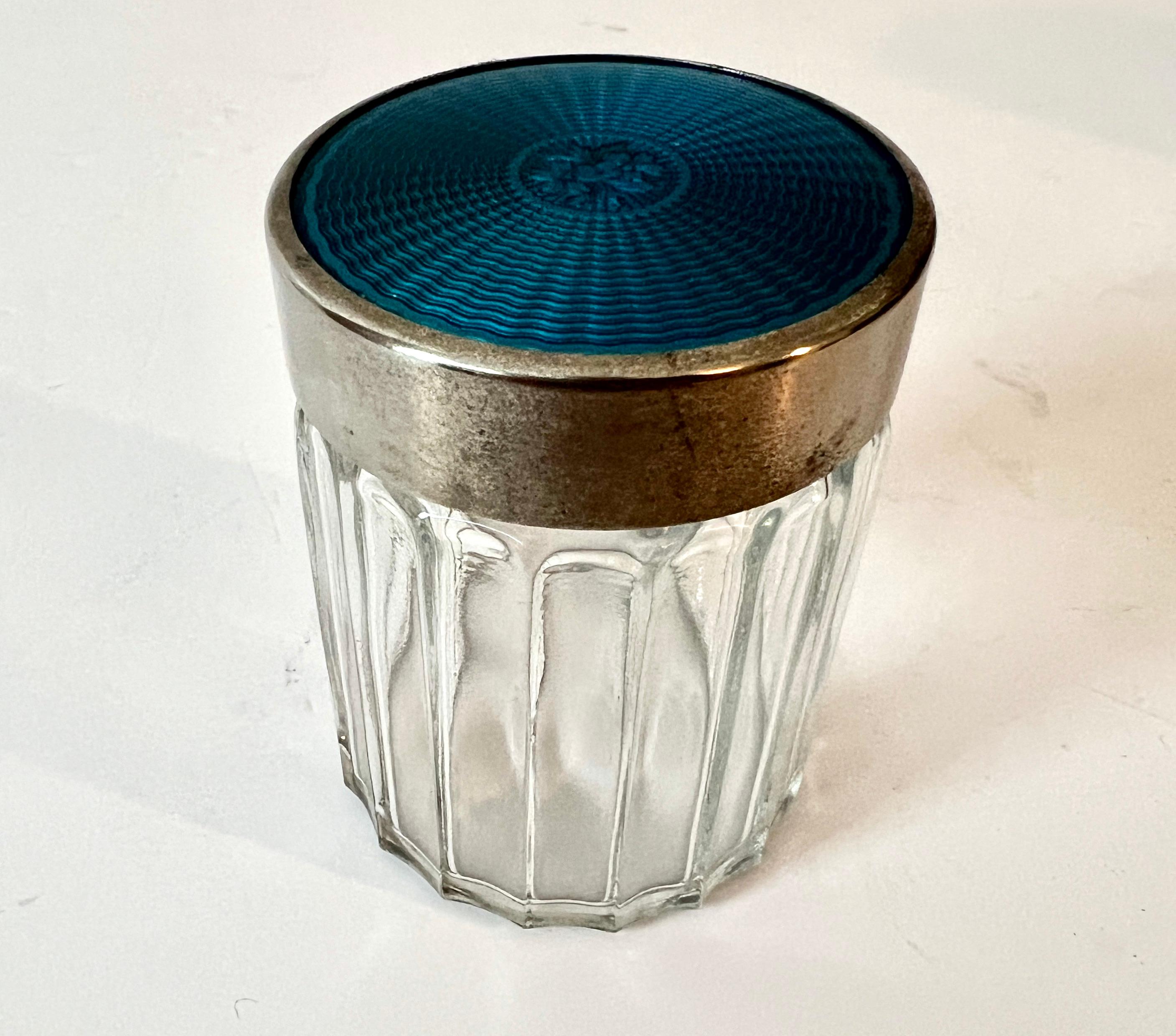 Verre JAR bleu royal guilloché dans le style de Tiffany en vente