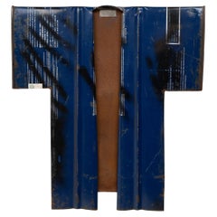 "Chaqueta azul real", escultura de acero encontrado de Gordon Chandler