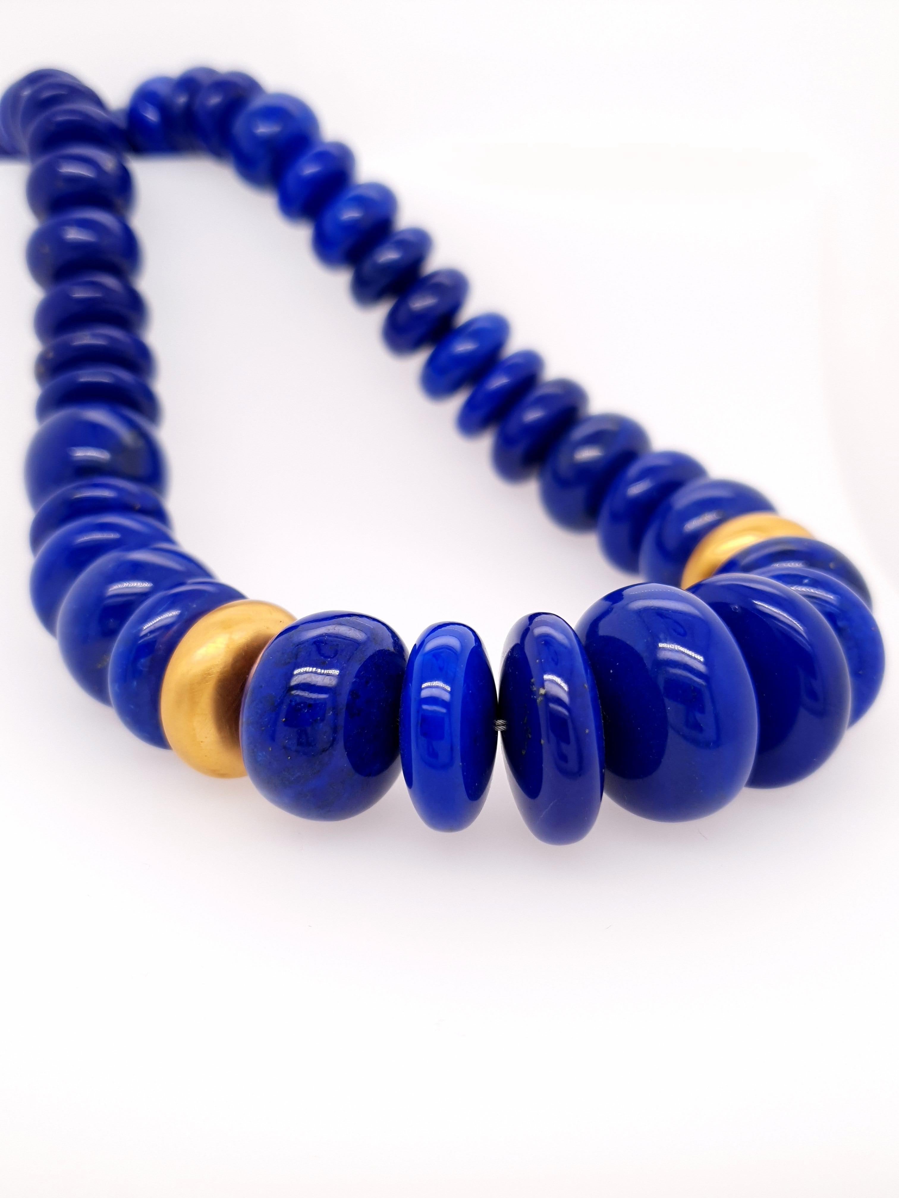 Arts and Crafts Royal Blue Lapis Lazuli Rondel Beaded Necklace with 18 Carat Mat Yellow Gold For Sale
