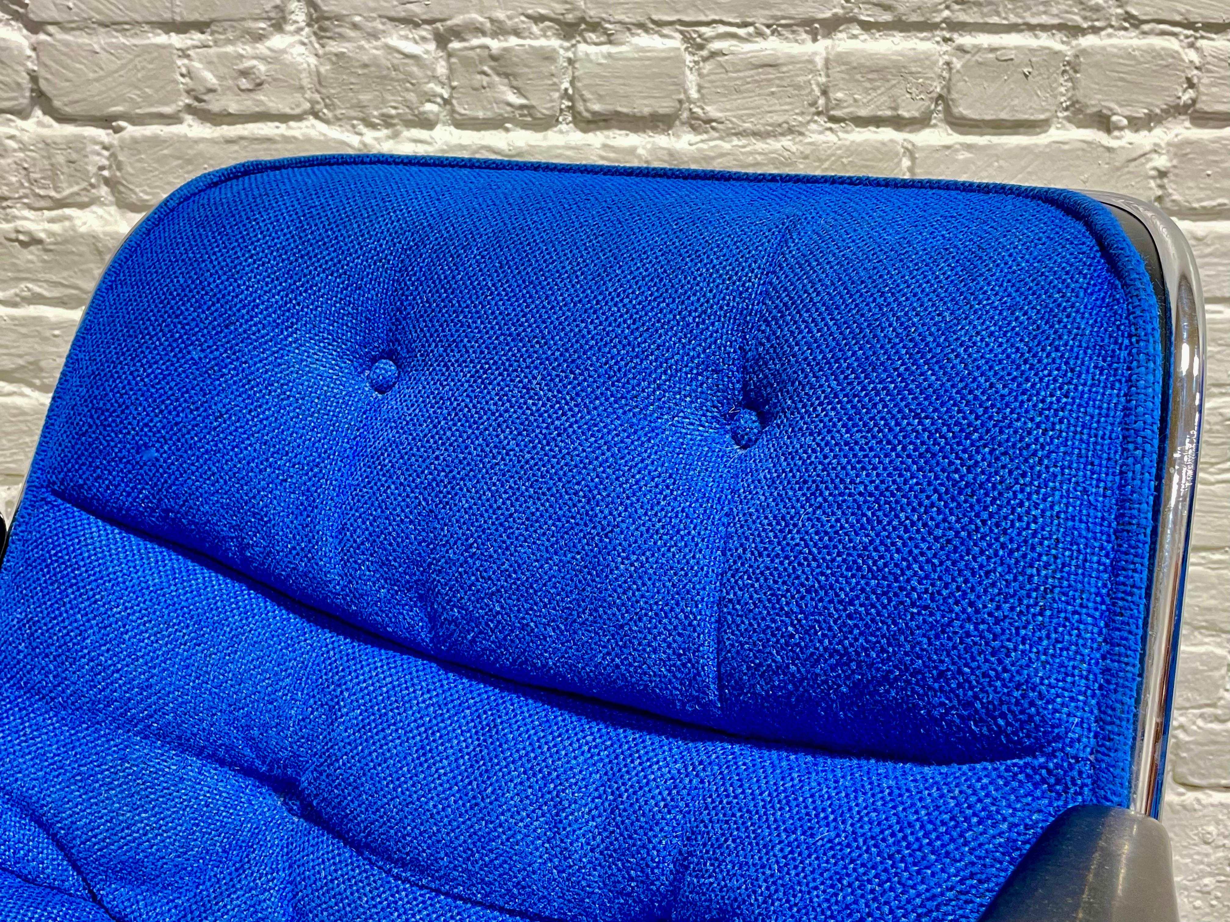 Royal Blue Mid-Century Modern Knoll Pollock Office Chair, Sold Individually In Good Condition In Weehawken, NJ