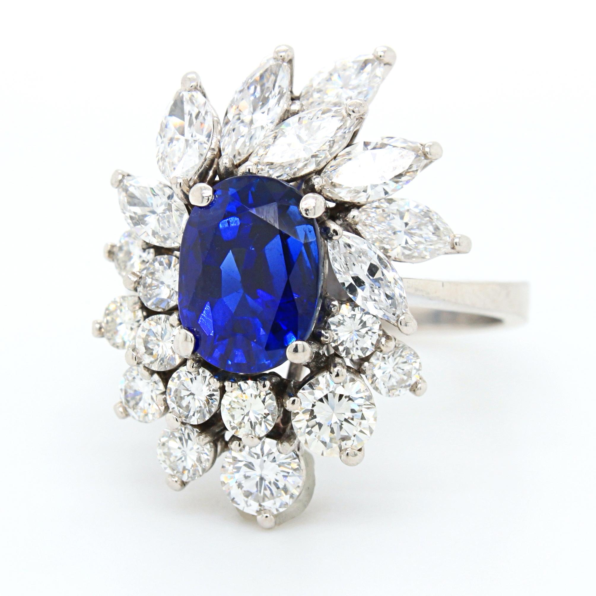 Royal Blue No-Heat Burma Sapphire and Diamond Ring In Excellent Condition In Idar-Oberstein, DE