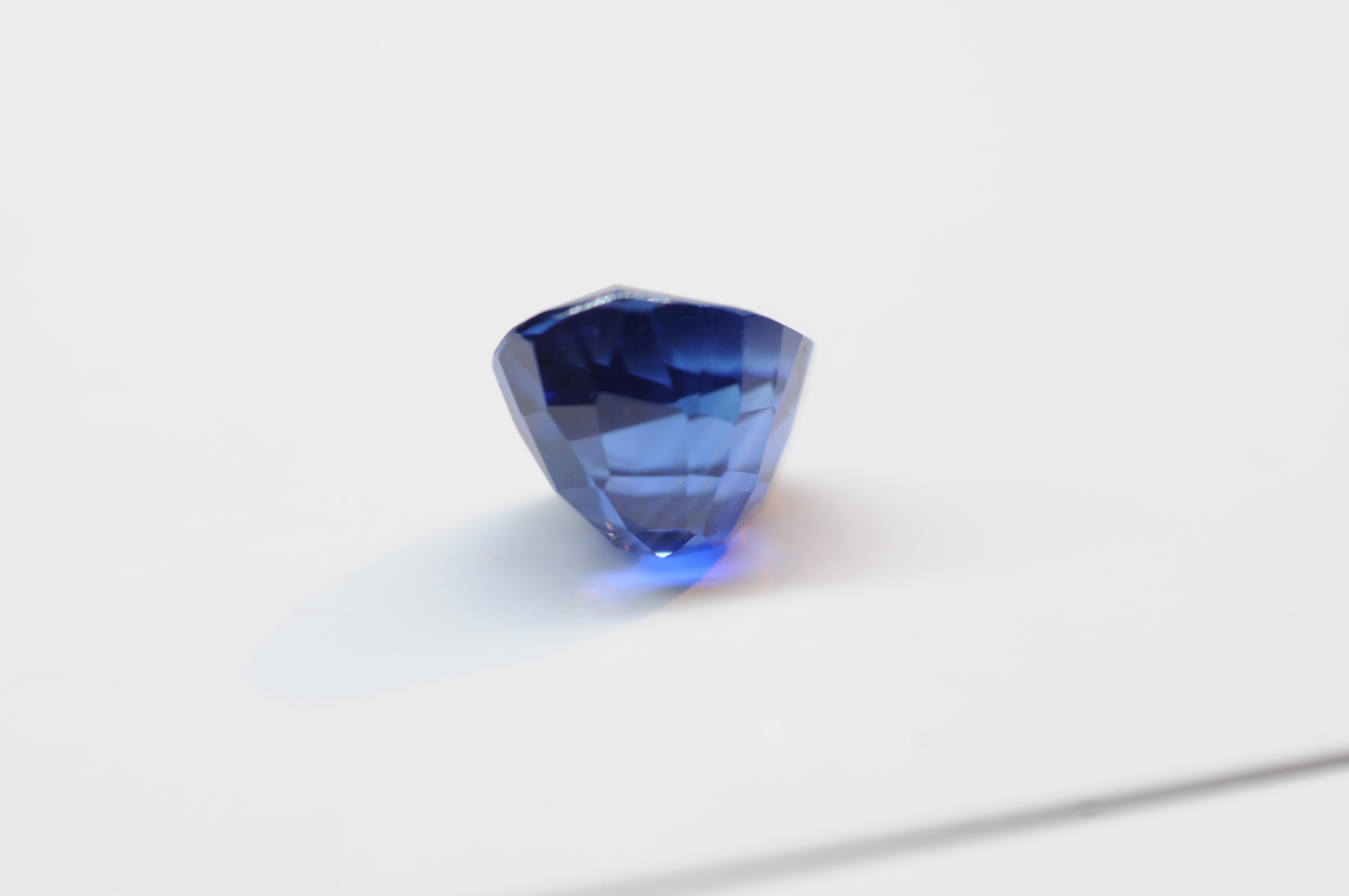 Oval Cut Royal blue saphire natural, no heating untreated 2.87ct Sri-Lanka(ceylon) For Sale