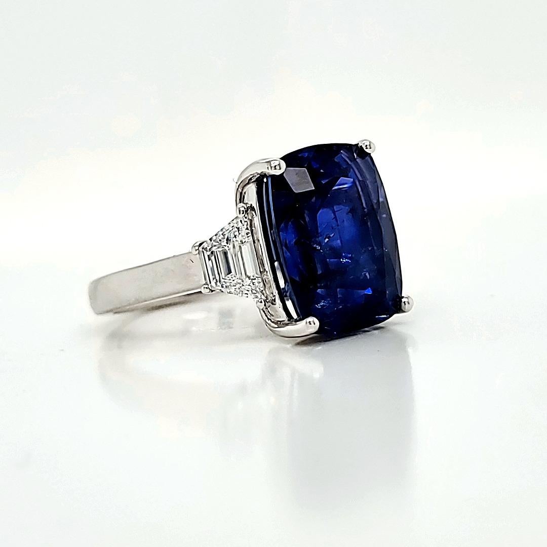 Bague de fiançailles en saphir bleu royal et diamants, taille 9,63 Neuf - En vente à Hong Kong, HK