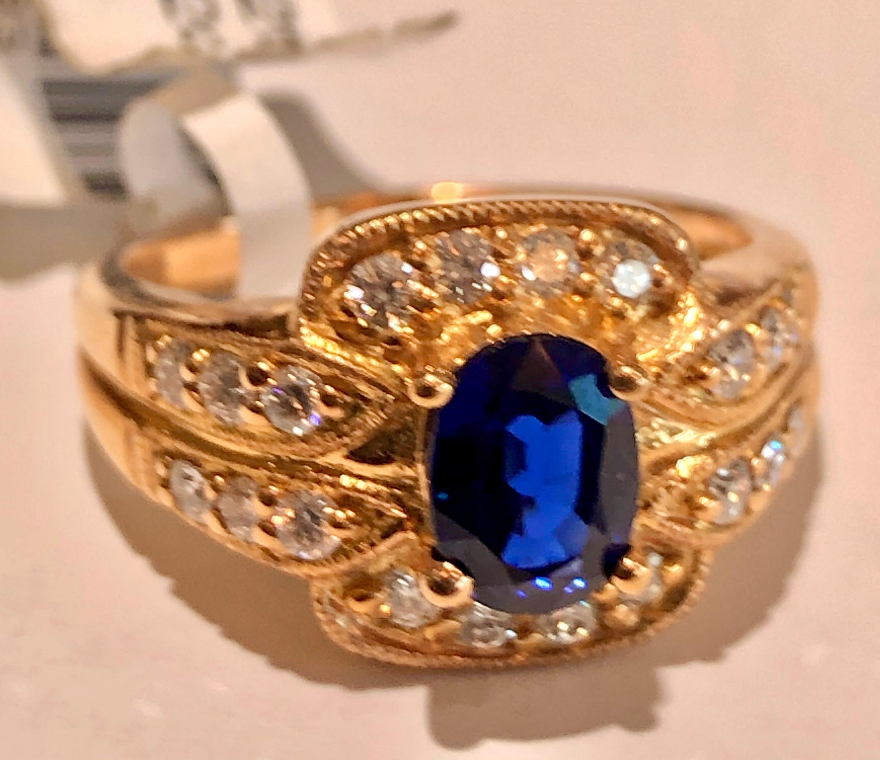 Bague en or rose 18 carats avec saphir bleu royal et diamants Pour femmes en vente
