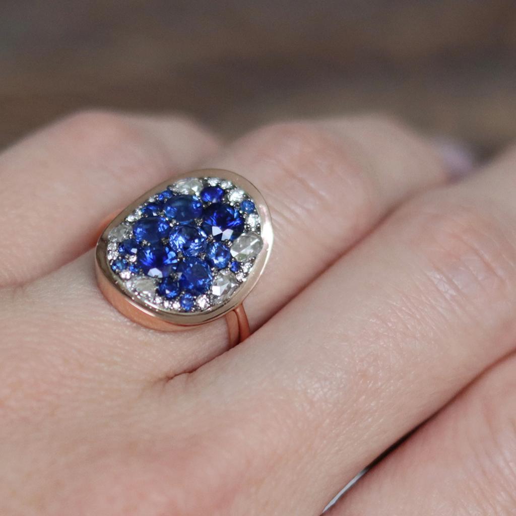 Royal Blue Sapphire, Rose-Cut & Briljant-Cut Diamond Pave Mosaic Ring 2