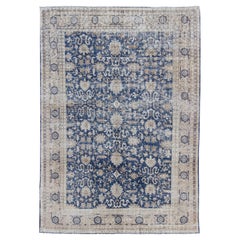 Königsblauer, taupefarbener türkischer Vintage-Teppich im Used-Look mit geometrischem Muster  Design