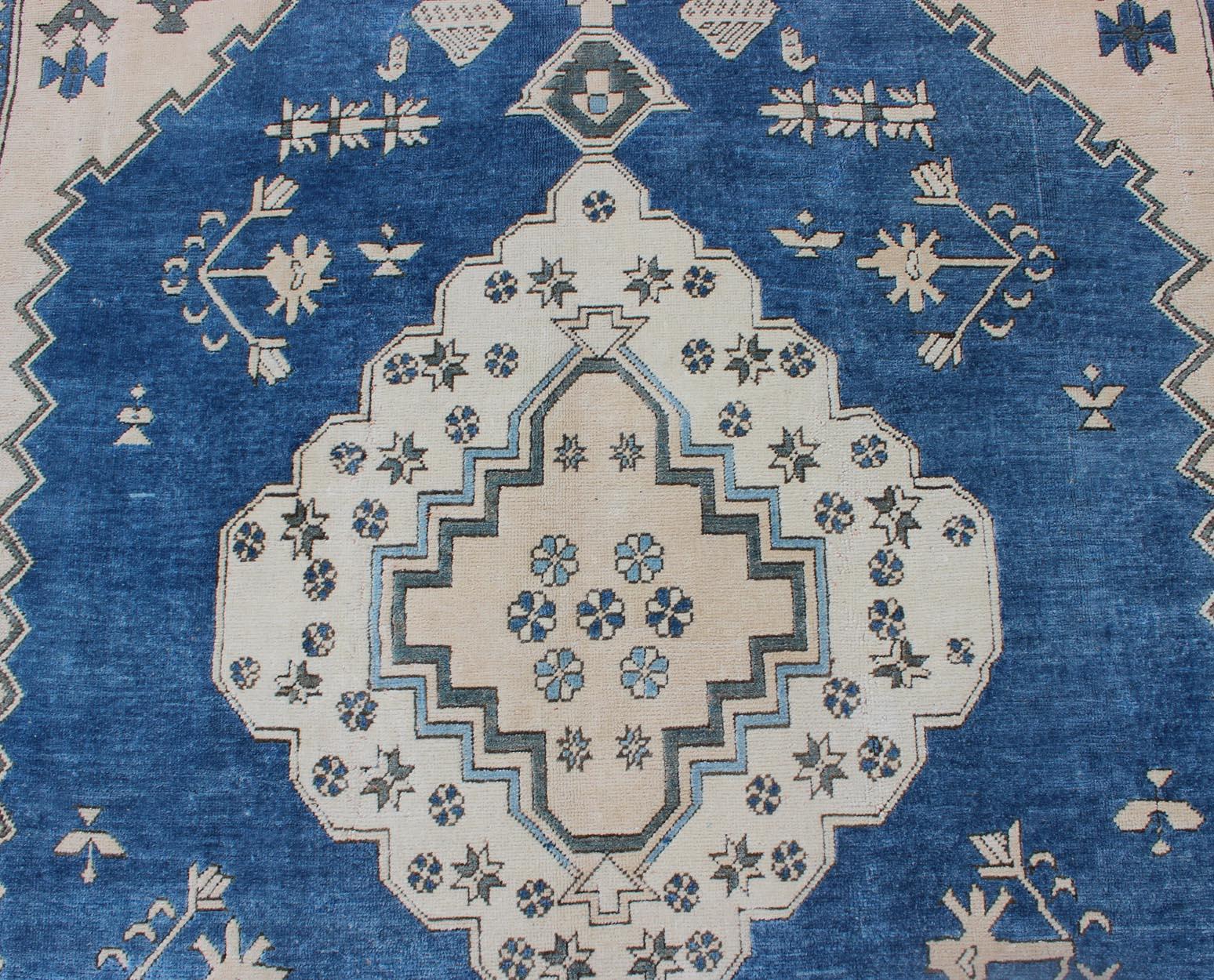 Royal Blue, White and Taupe Vintage Turkish Rug with Geometric Medallion For Sale 2