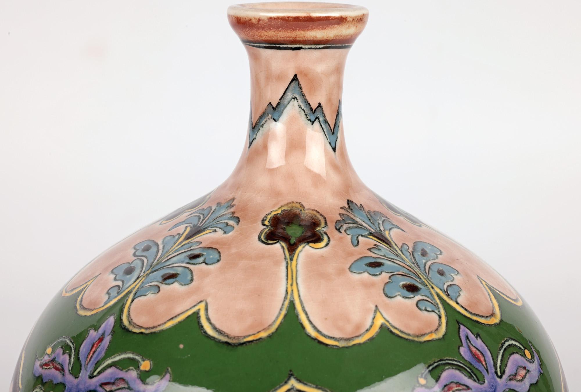 Paire de vases en poterie florale peints à la main Royal Bonn Art Nouveau  en vente 4