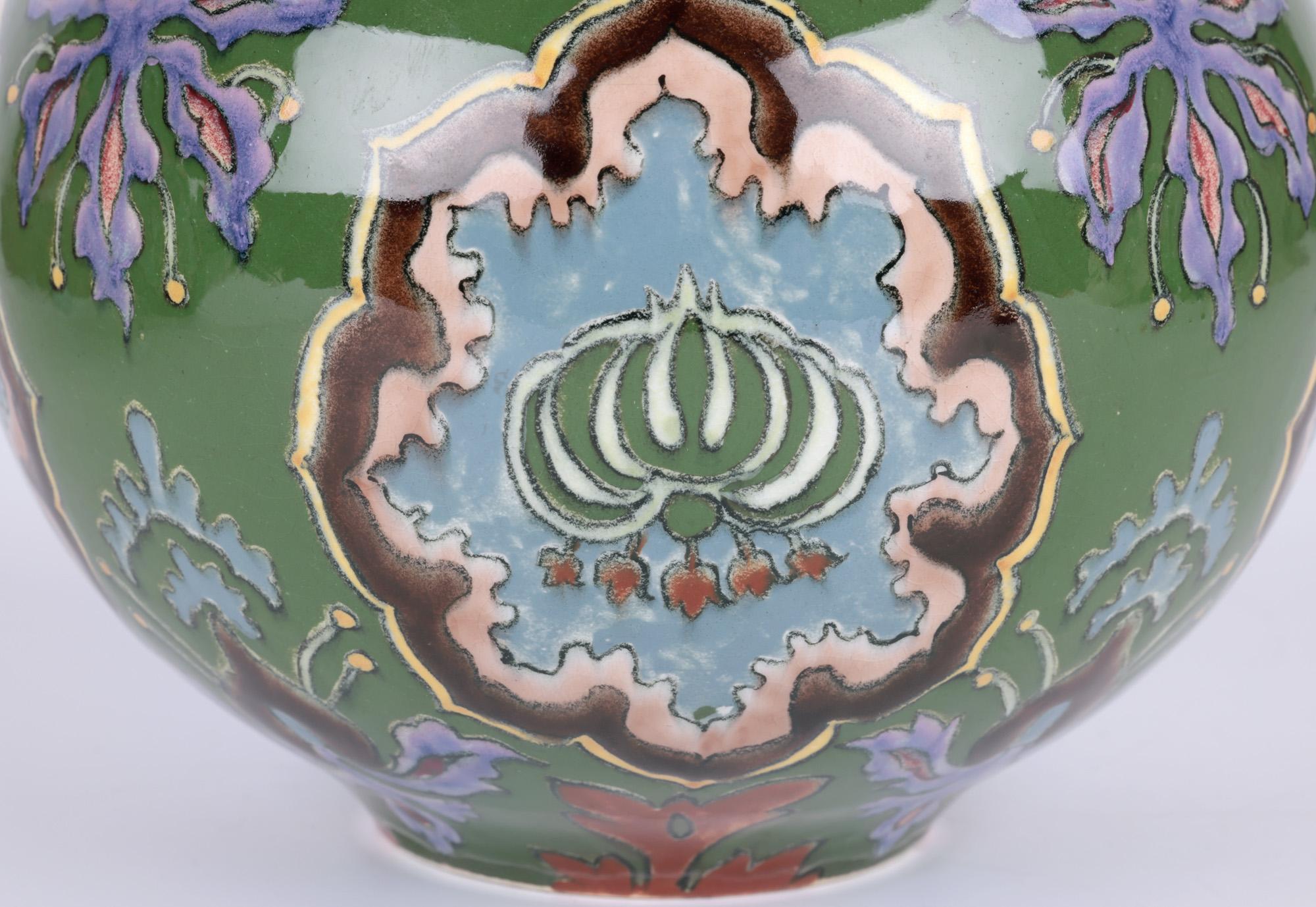 Paire de vases en poterie florale peints à la main Royal Bonn Art Nouveau  en vente 8