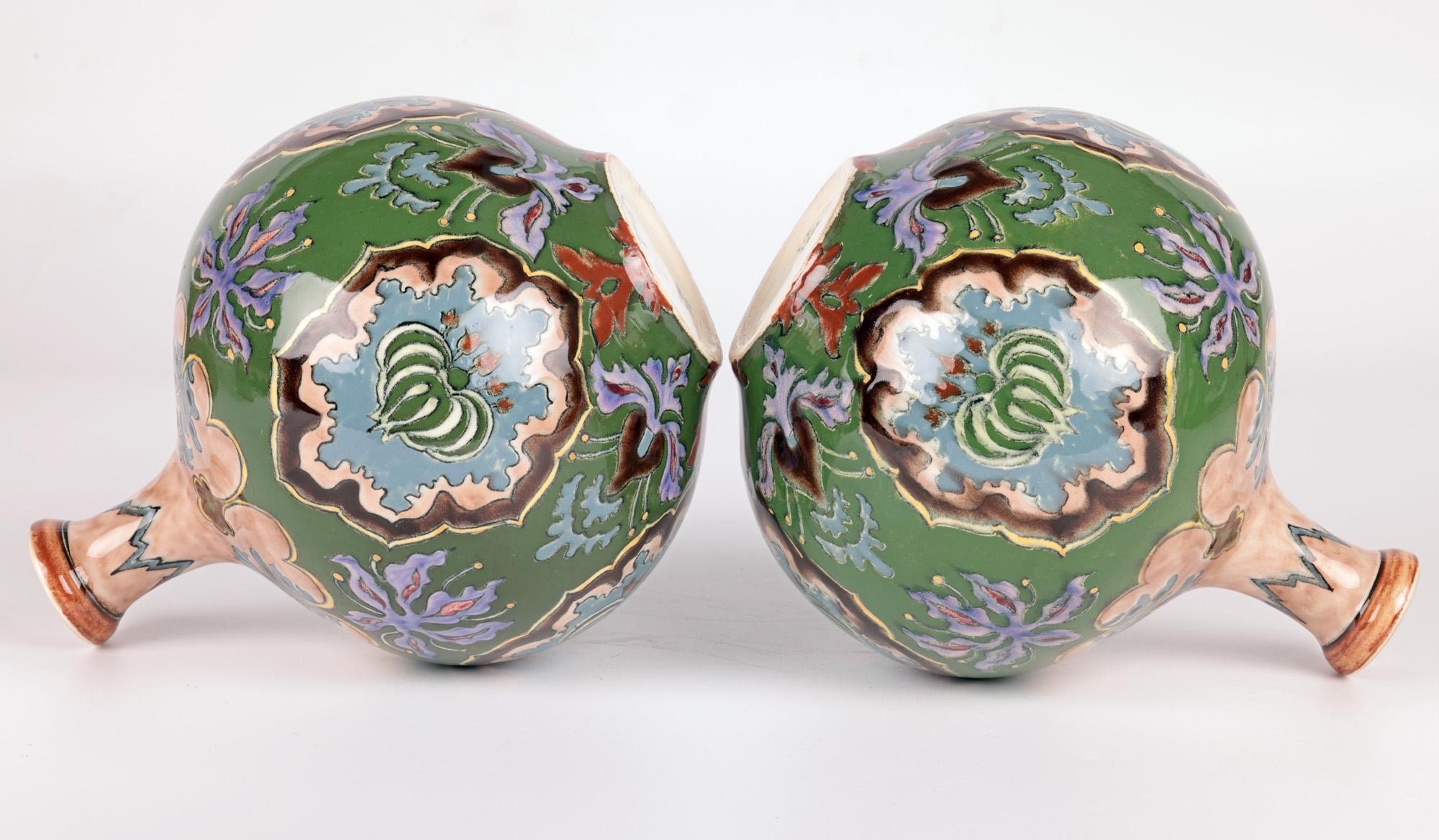 Paire de vases en poterie florale peints à la main Royal Bonn Art Nouveau  en vente 9