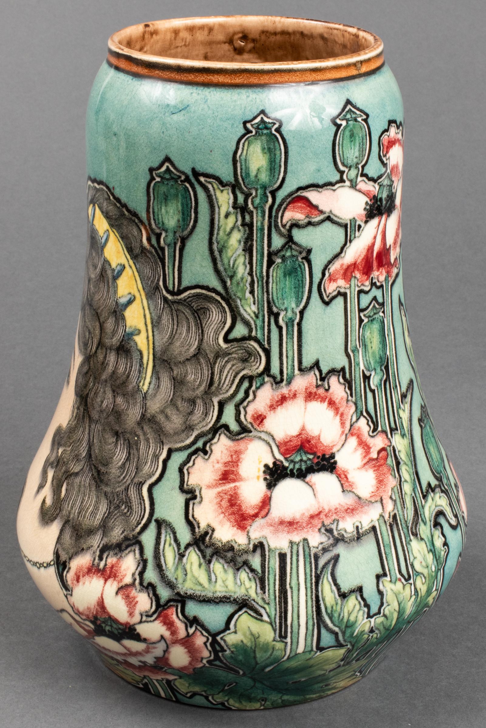Royal Bonn Art Nouveau Pottery Vase In Good Condition In New York, NY
