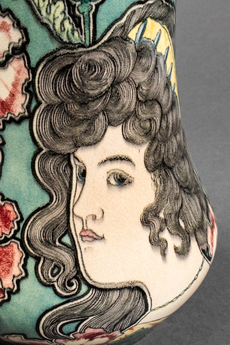 Ancien Vase amphore Art Nouveau décor féminin danseuses, Royal Dux