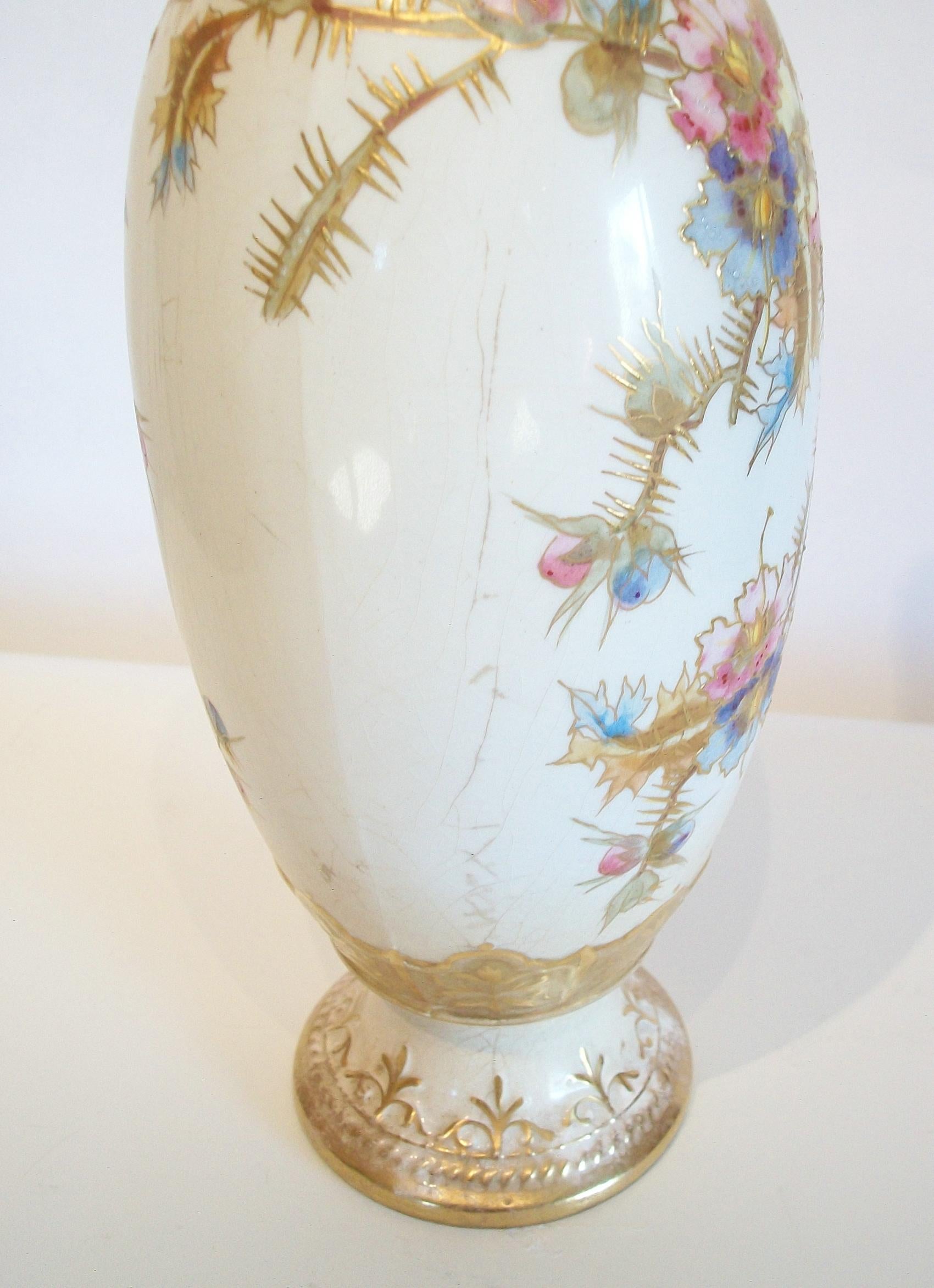 ROYAL BONN – FRANZ ANTON MEHLEM – handbemalte und vergoldete Vase / Lampe – um 1900 (Vergoldet) im Angebot