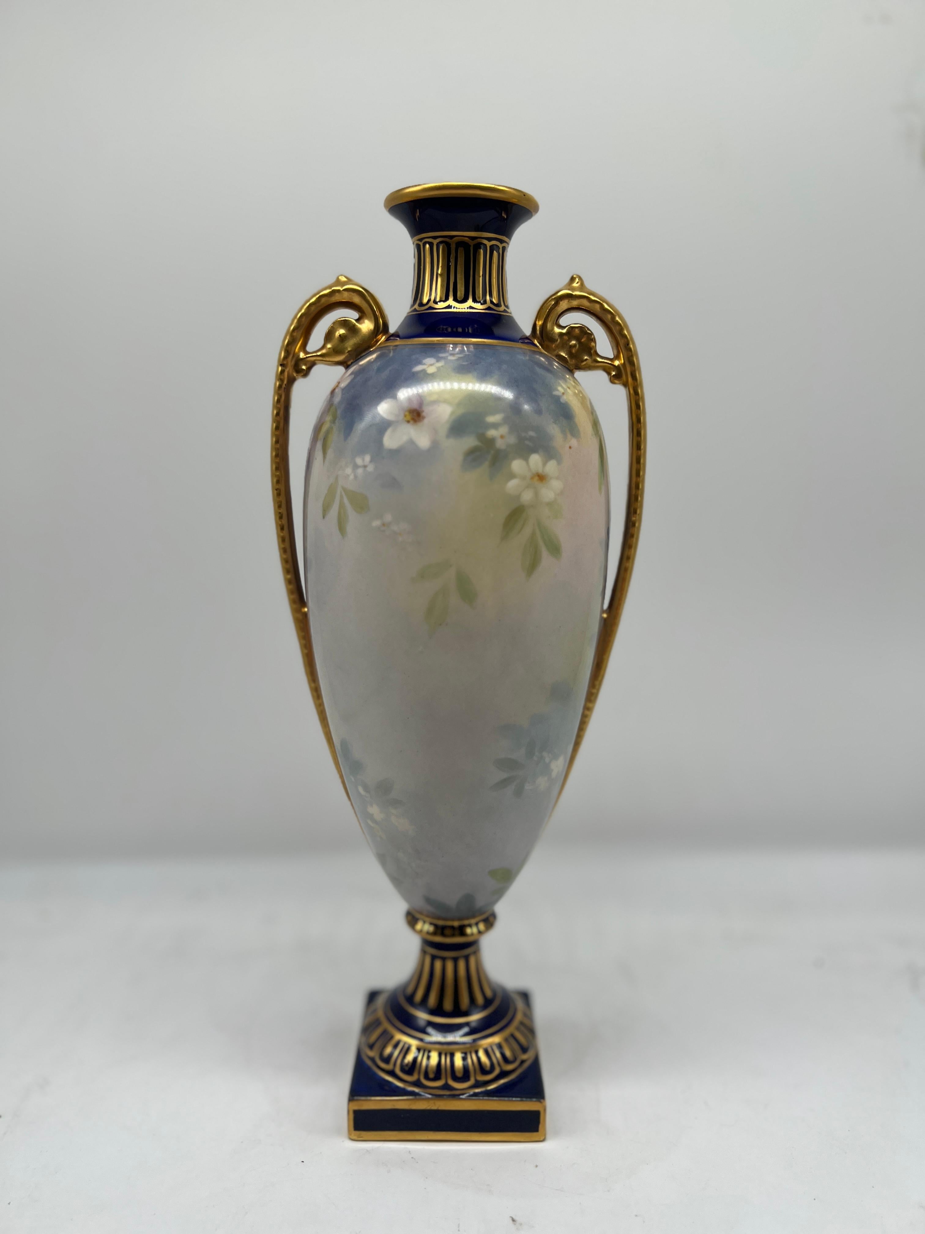 Royal Bonn Lovely Lady Vaso con piedistallo in porcellana cobalto e dorata firmato J. Duren in vendita 3