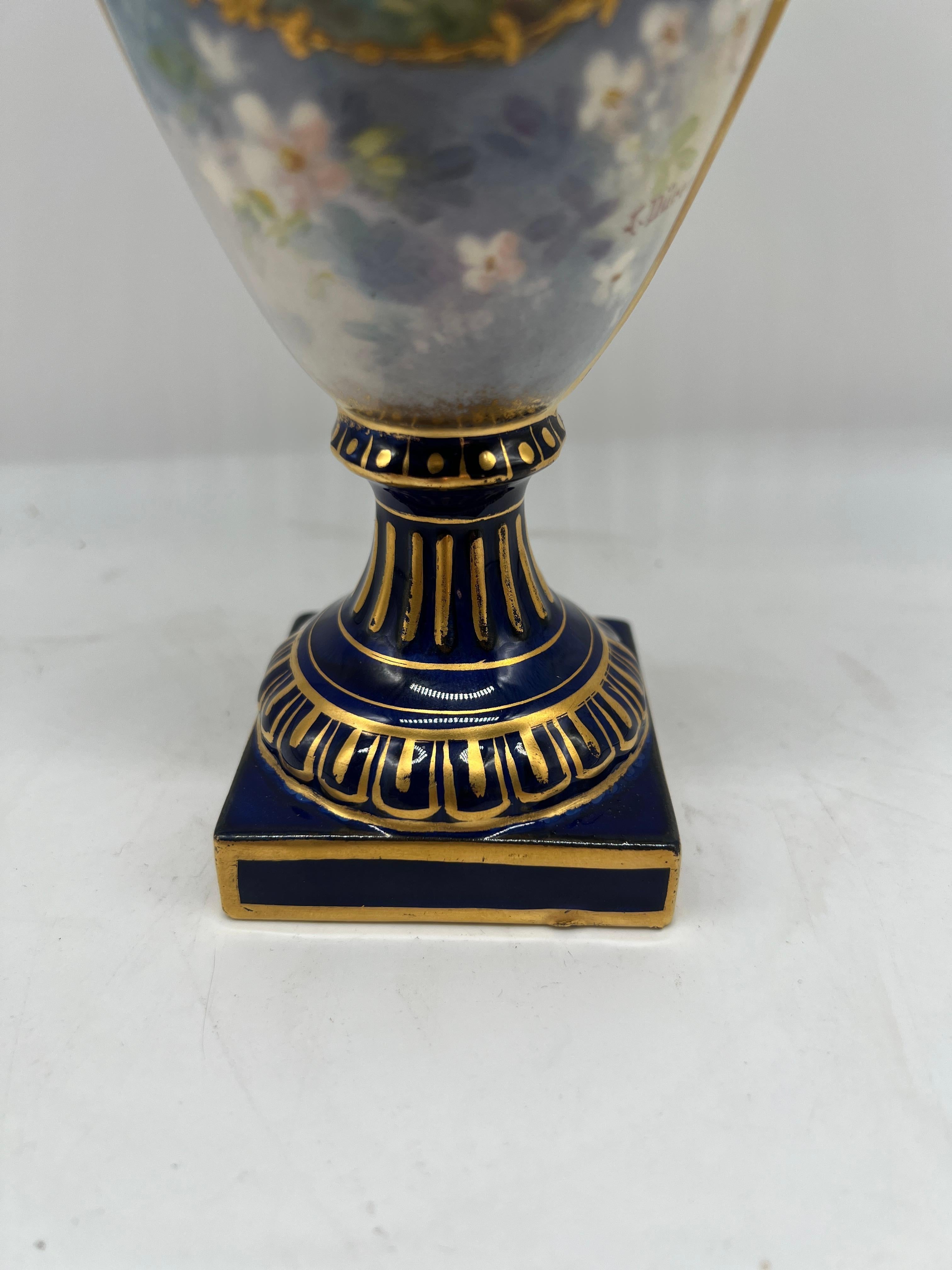 Art Nouveau Royal Bonn Lovely Lady Vaso con piedistallo in porcellana cobalto e dorata firmato J. Duren in vendita