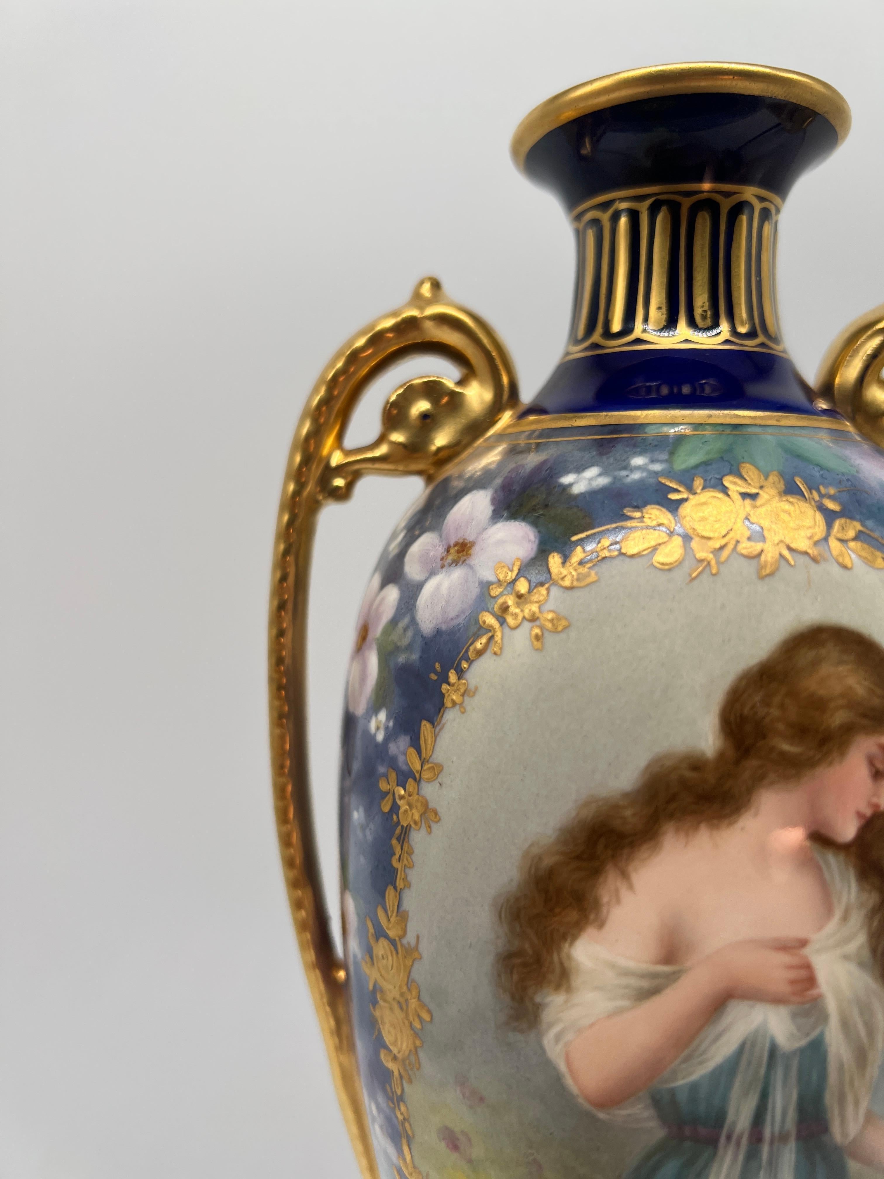 Royal Bonn Lovely Lady Vaso con piedistallo in porcellana cobalto e dorata firmato J. Duren in vendita 1