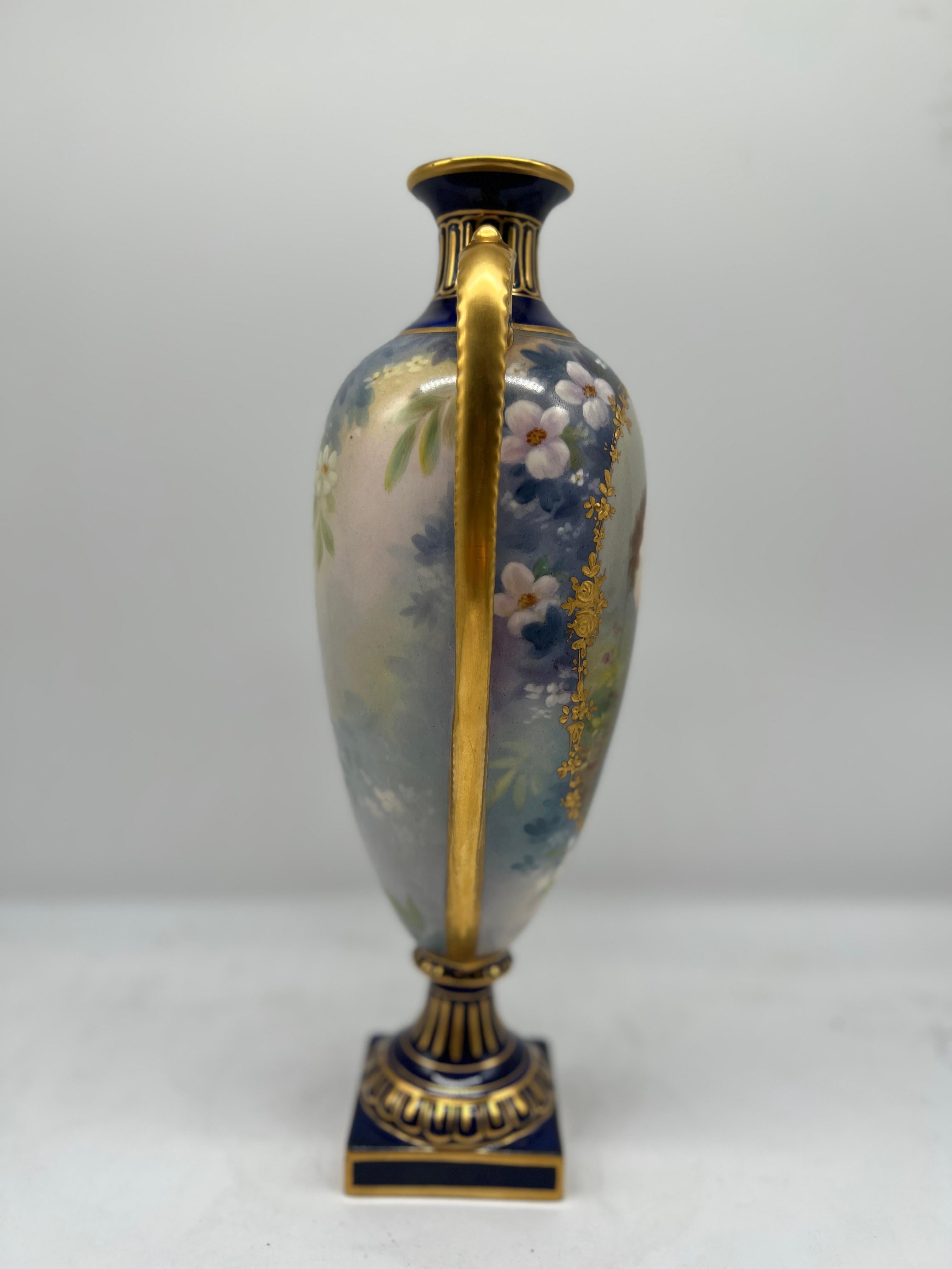Royal Bonn Lovely Lady Vaso con piedistallo in porcellana cobalto e dorata firmato J. Duren in vendita 2