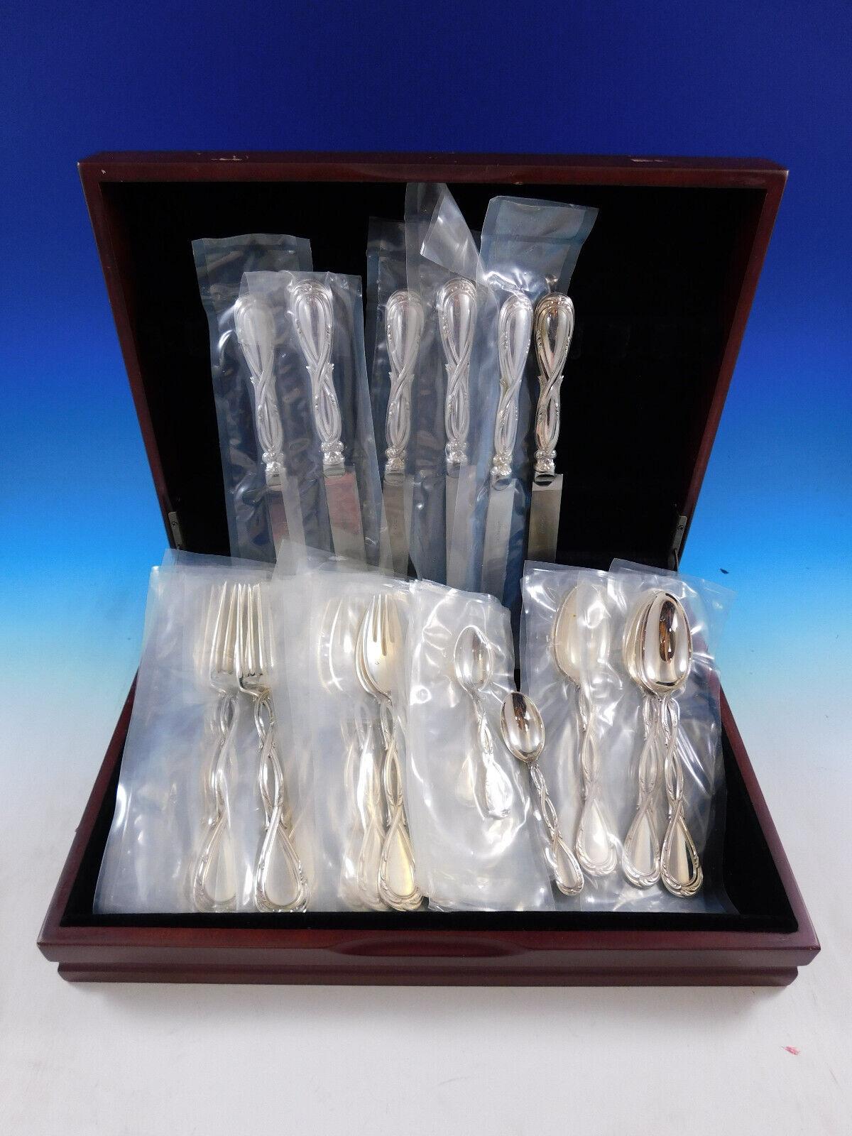 These handcrafted utensils show off the exceptional skill of the legendary Puiforcat silversmiths. The high-quality of Puiforcat cutlery is also revealed in the high percentage of 950/1000 sterling silver. Handmade, exceptional quality.

Designed in