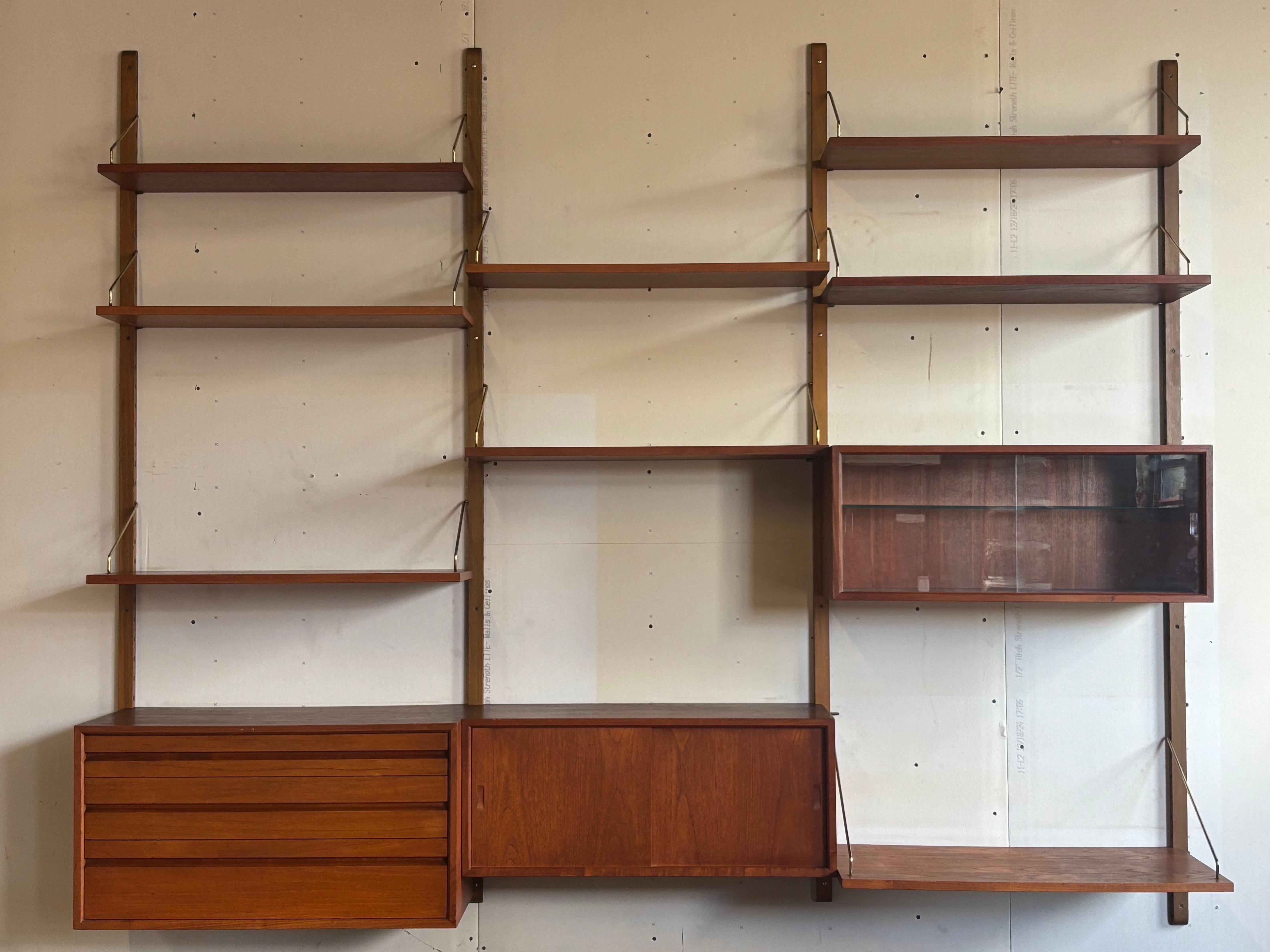 Royal Cado Shelving System For Sale 4