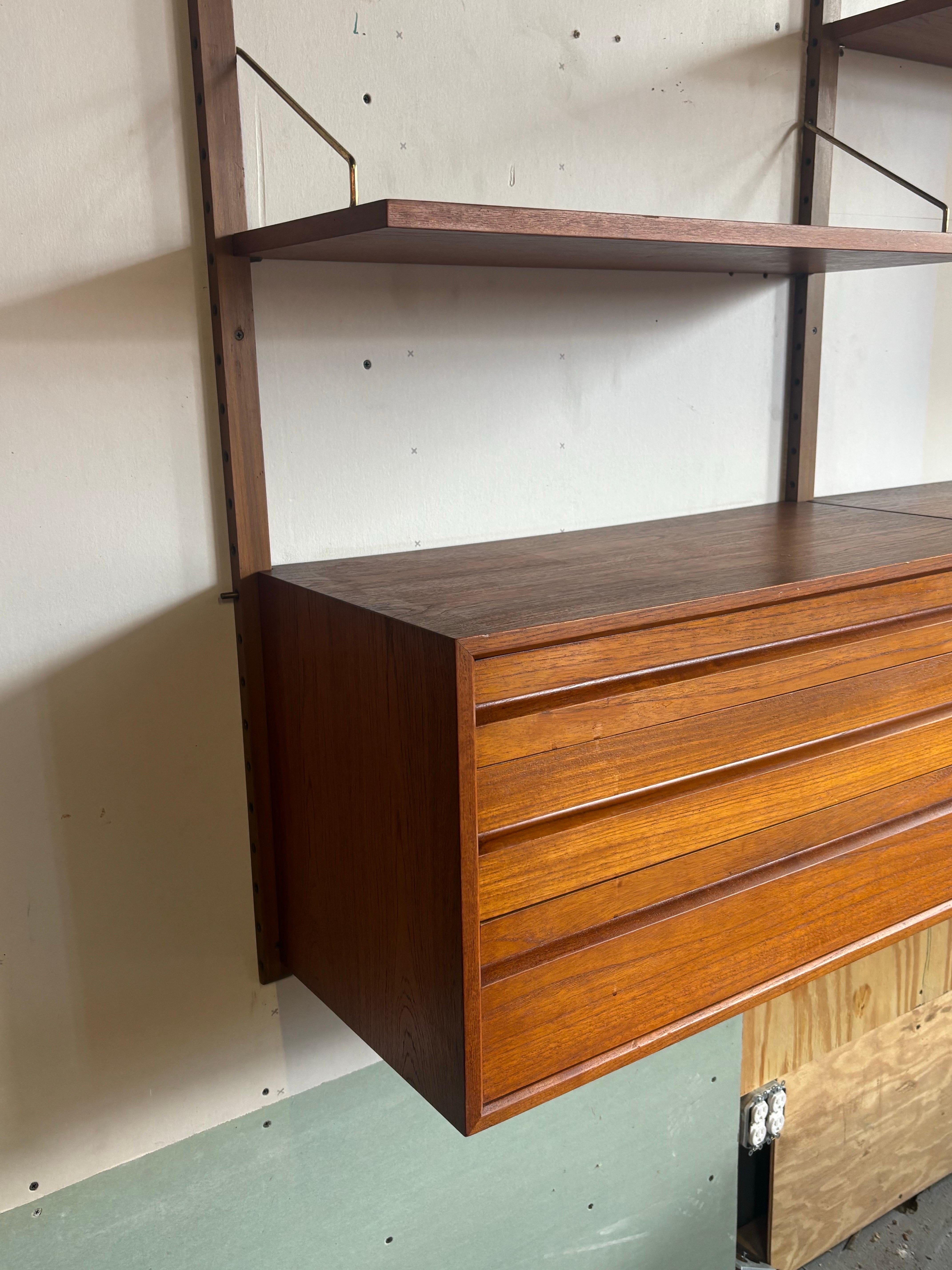 Scandinavian Modern Royal Cado Shelving System For Sale