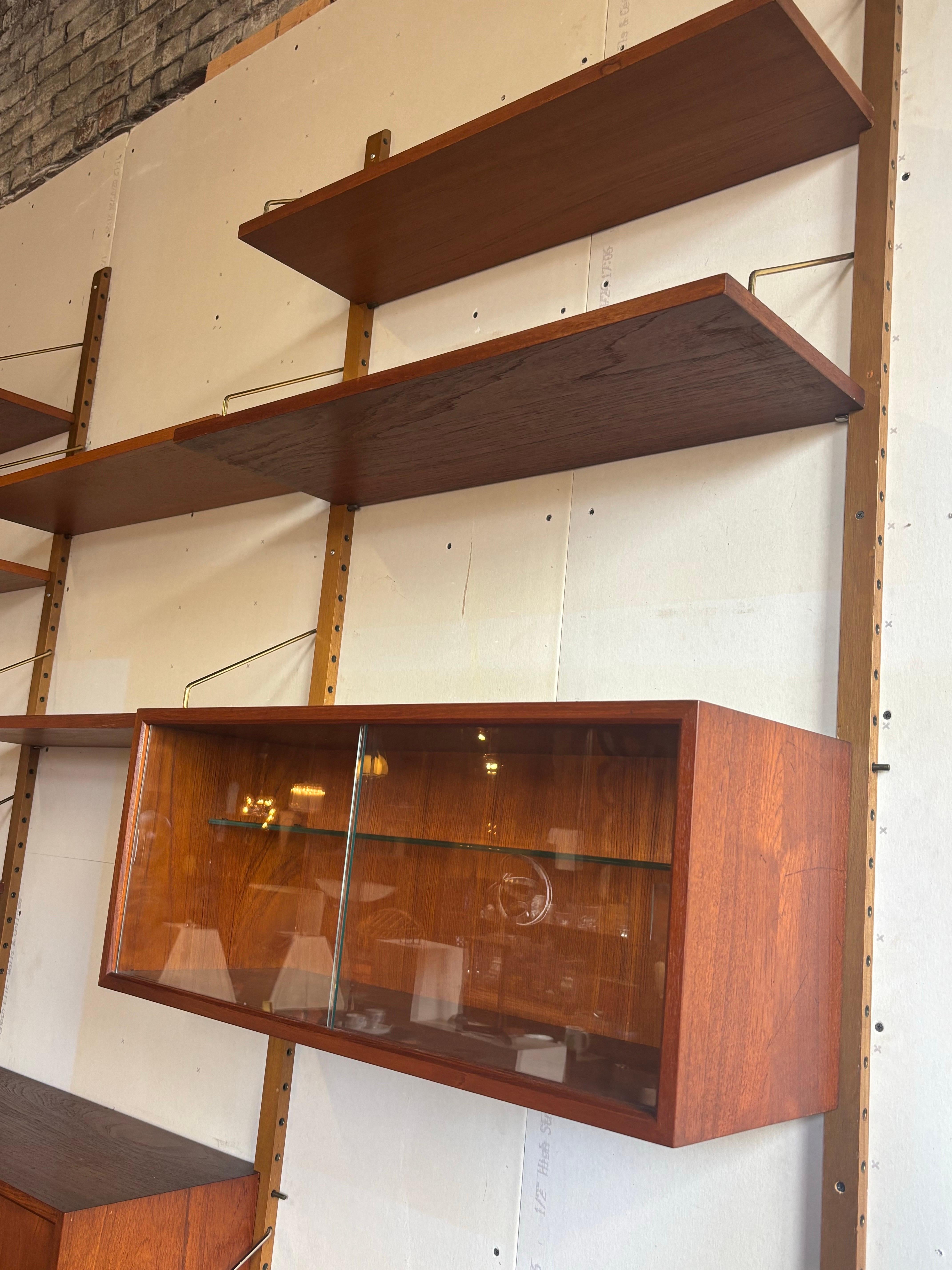 Royal Cado Shelving System In Good Condition For Sale In Philadelphia, PA