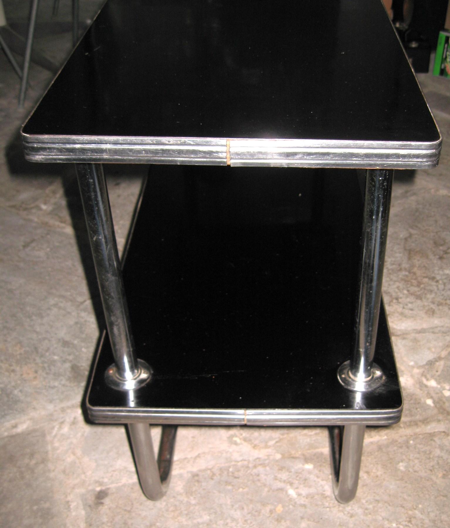 Royal Chrome Side Table with Black Top In Good Condition In Wallkill, NY
