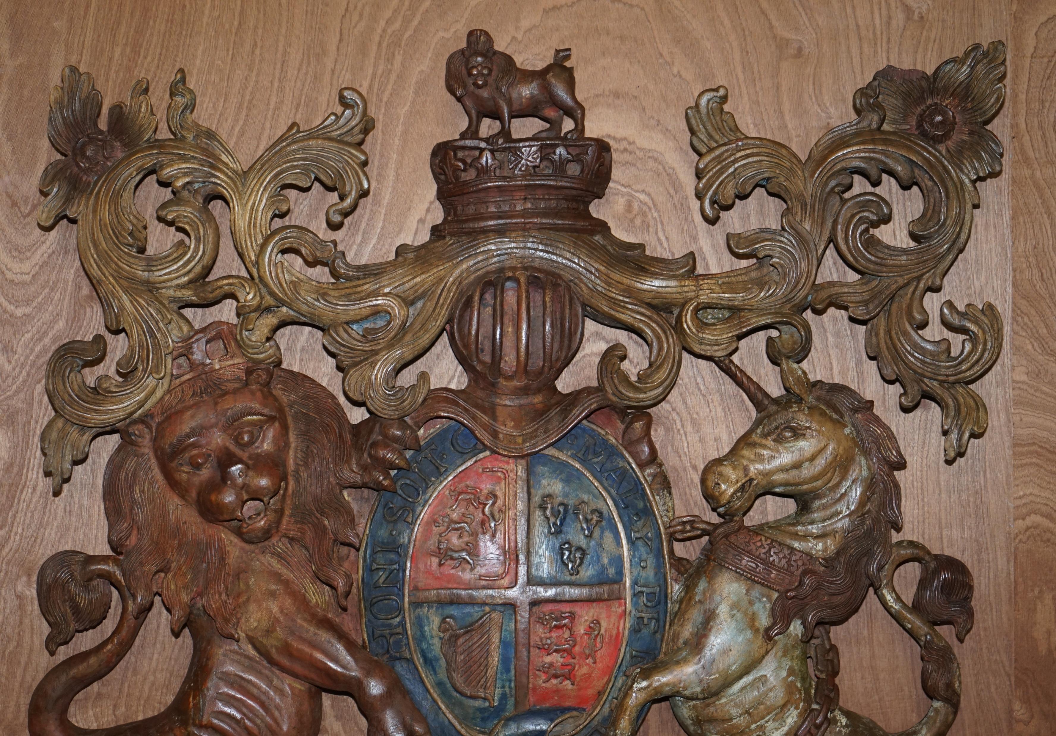 We are delighted to offer for sale this very rare, large for its type, Royal coat of arms / Armorial Crest circa 1707-1714 with original Polychrome paint

This is an exceptionally well made and decorative piece, it is large as mentioned, the full